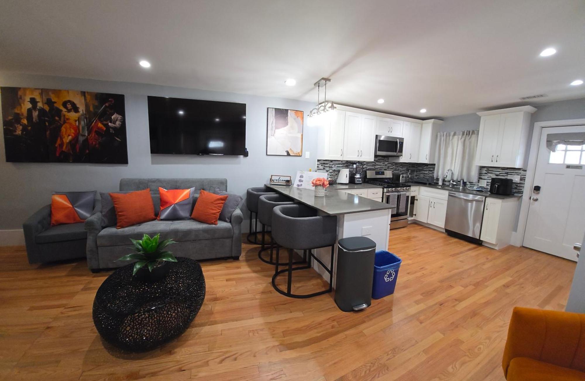 Apartment Brand New 2br House 20min Downtown *