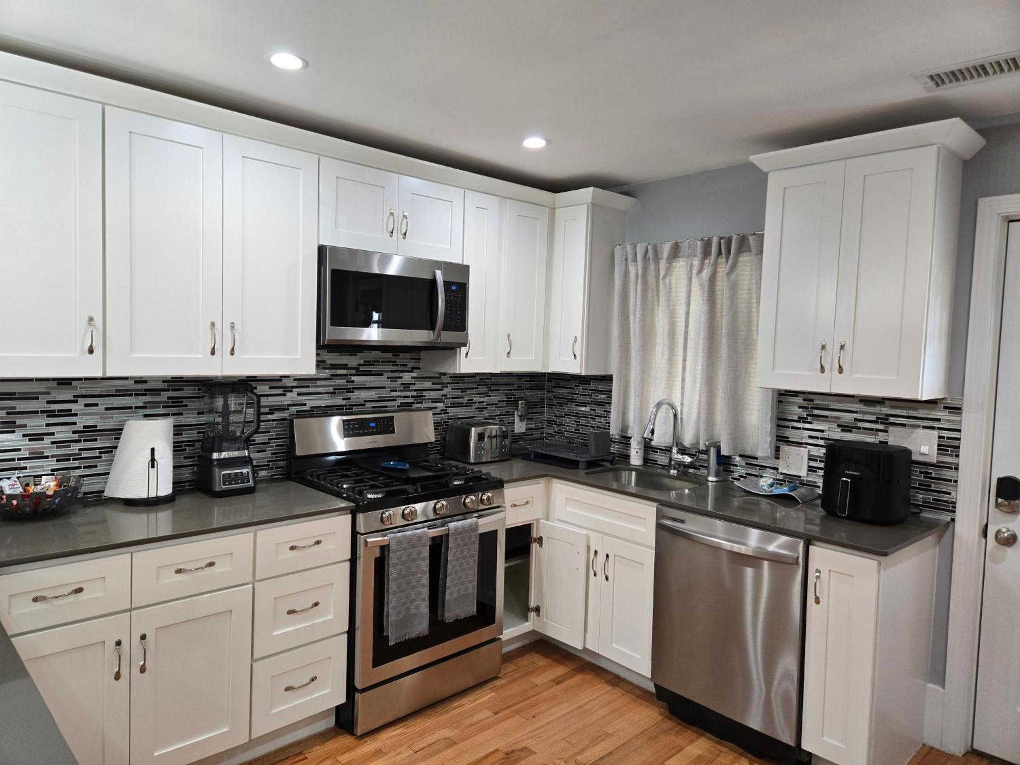 Brand New 2br House 20min Downtown Apartment