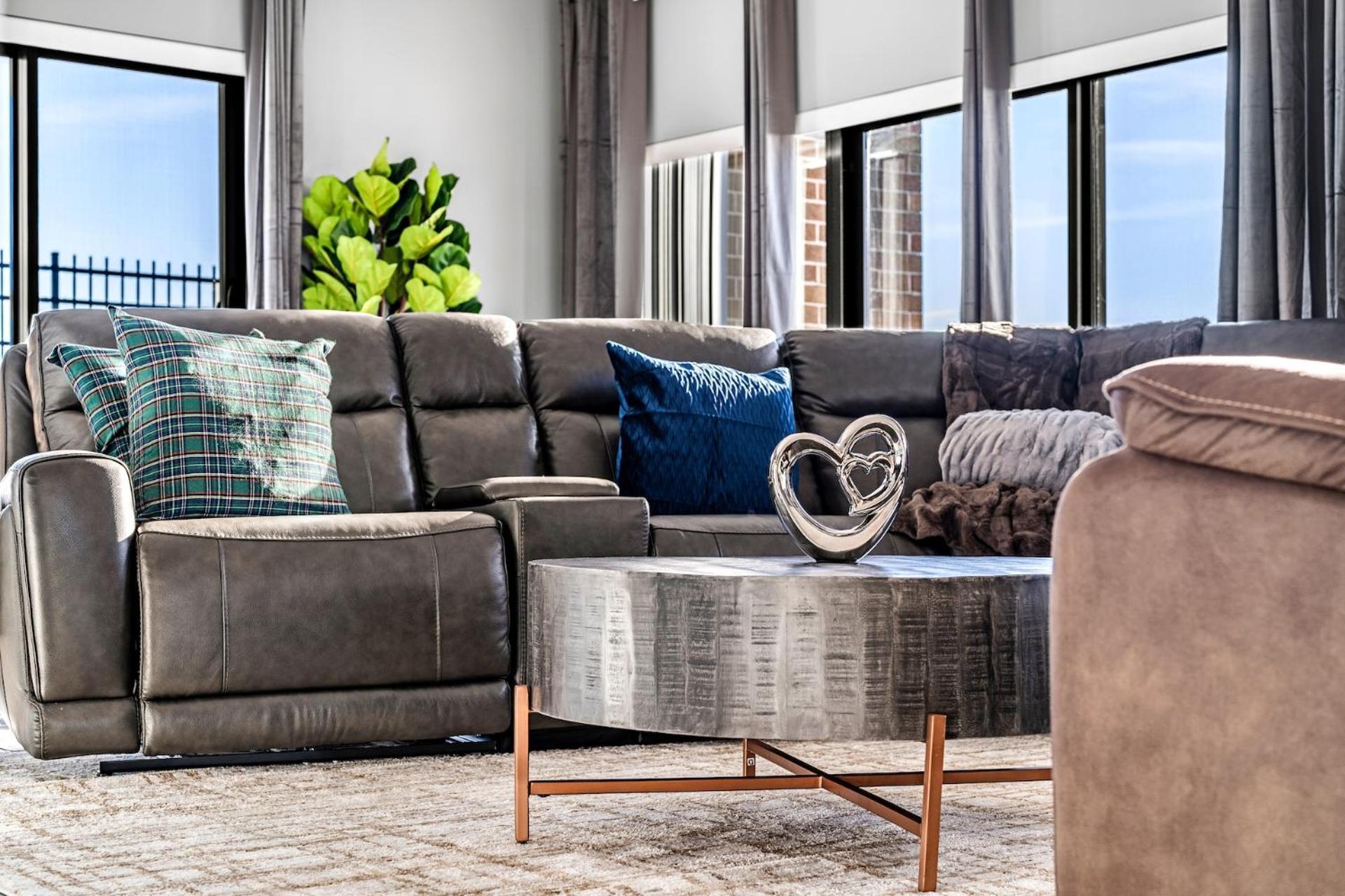 Luxury Massive Penthouse In Watertown Apartment