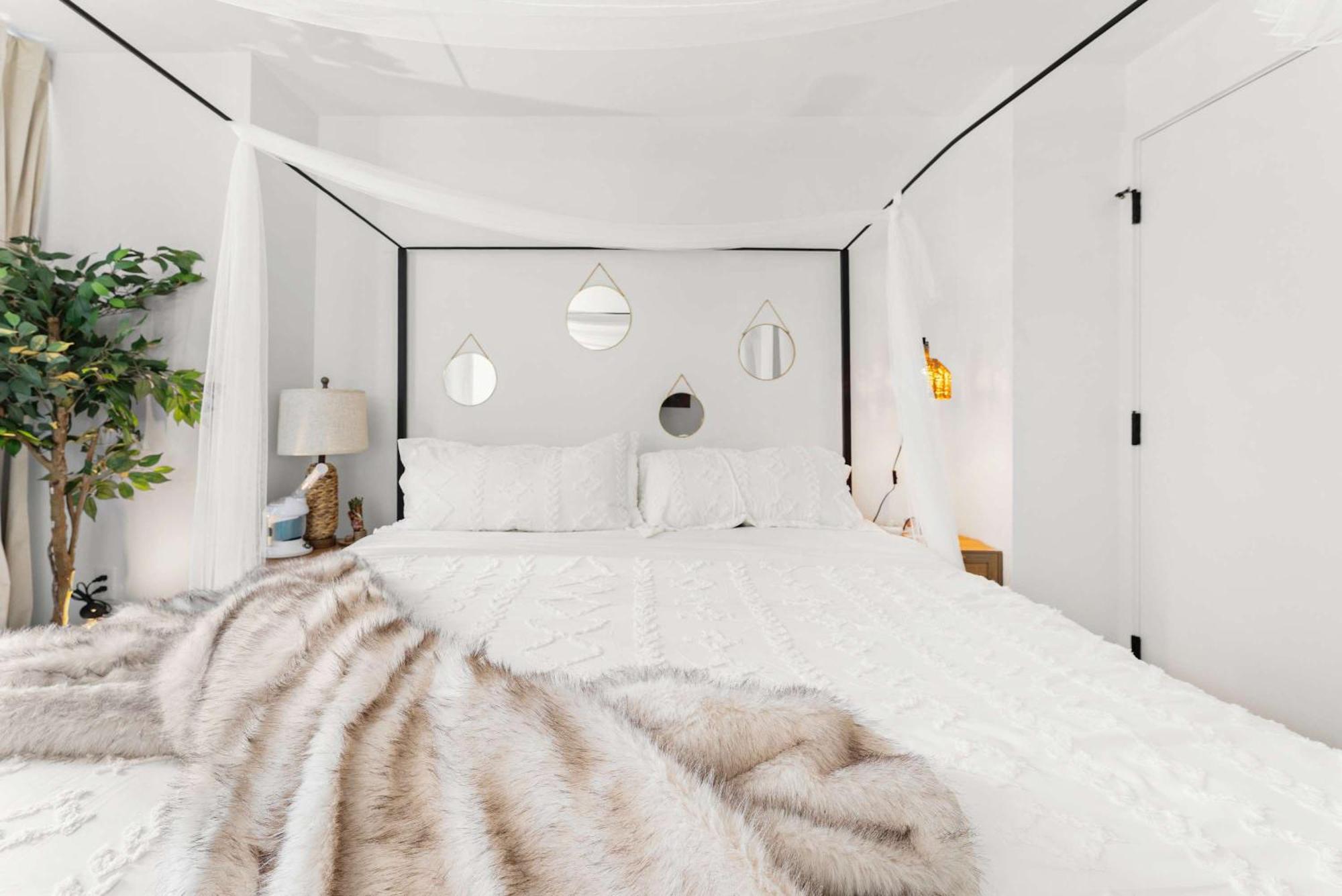 The Dazzling Two-bedroom Two-bath In Apartment