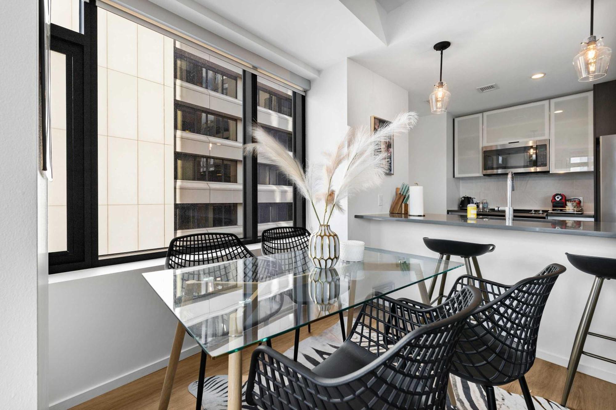 Family Friendly South End Apartment *