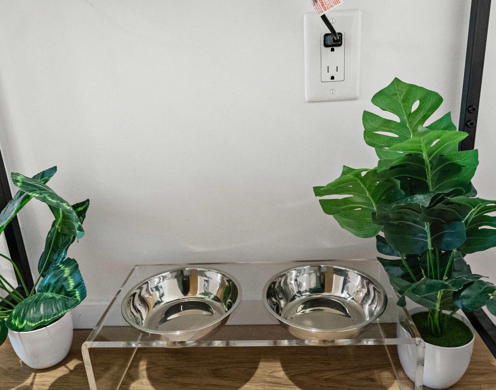 The Dazzling Two-bedroom Two-bath In Apartment *