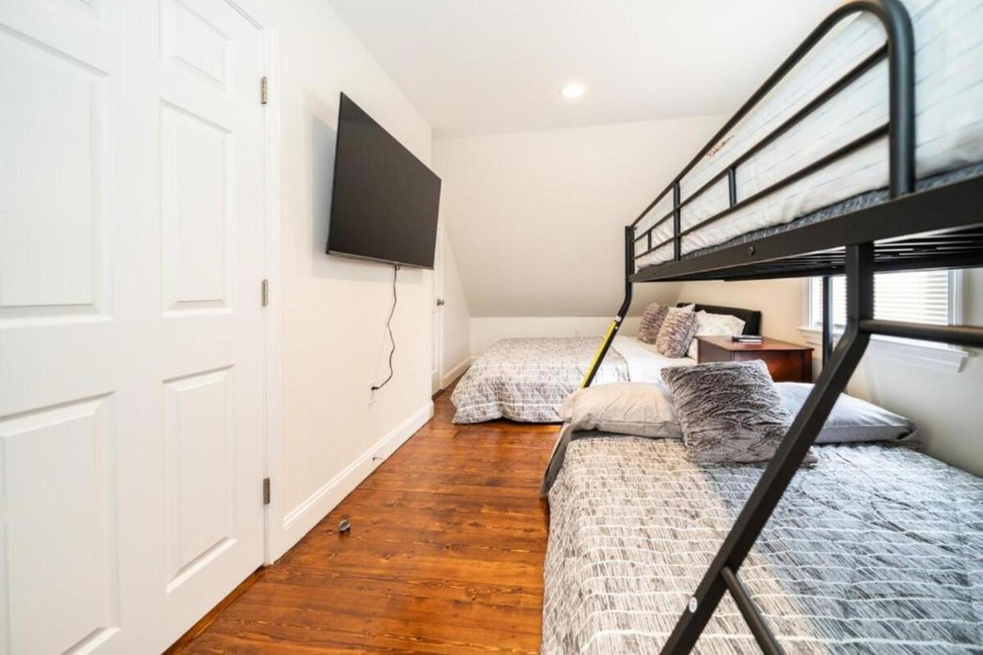 Comfortable 4br Getaway - Pet-friendly - Near I-93 & Red Line 988