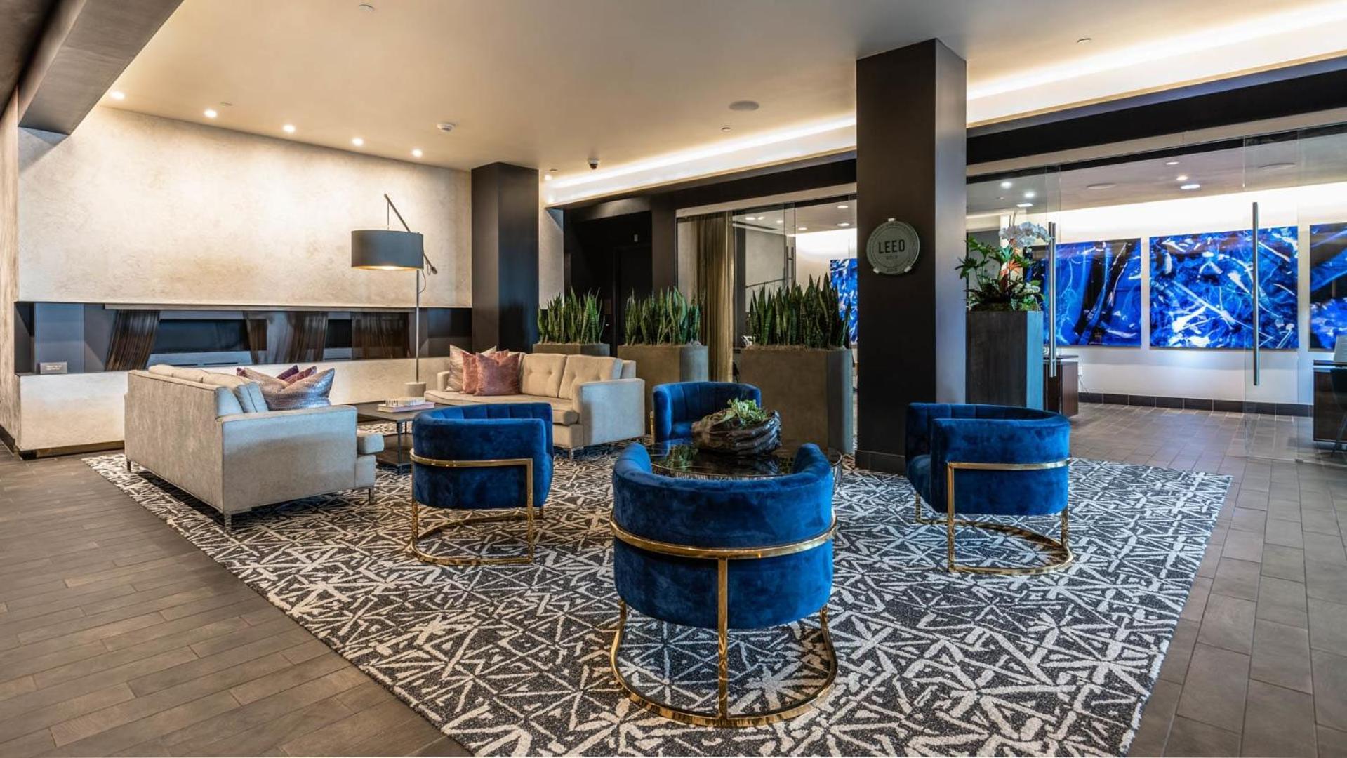 South End Family With Pool Gym & Downtown Yay