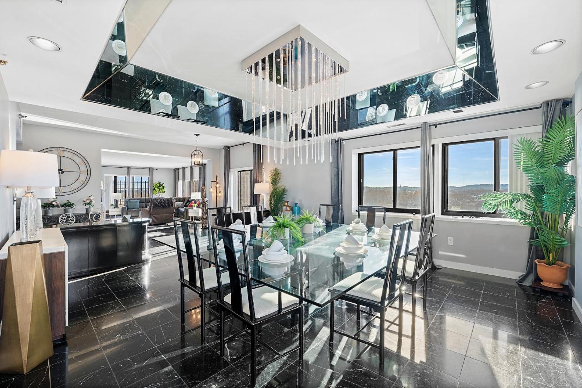 Luxury Massive Penthouse In Watertown *