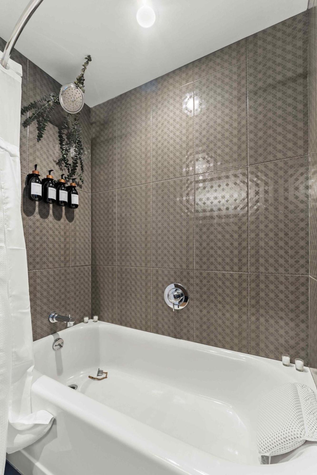 Apartment Cozy Family In With A Pool And Gym