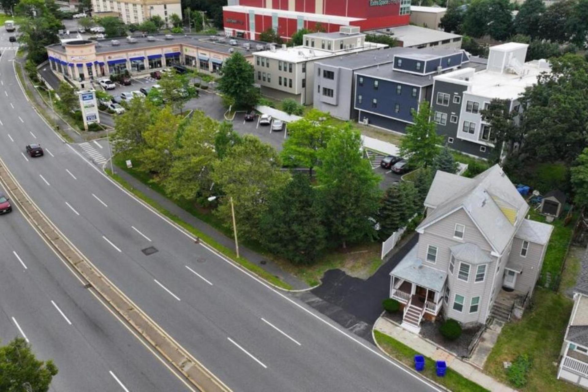 988 - 2 4br Cozy Getaway Near Geneva Cliffs Apartment