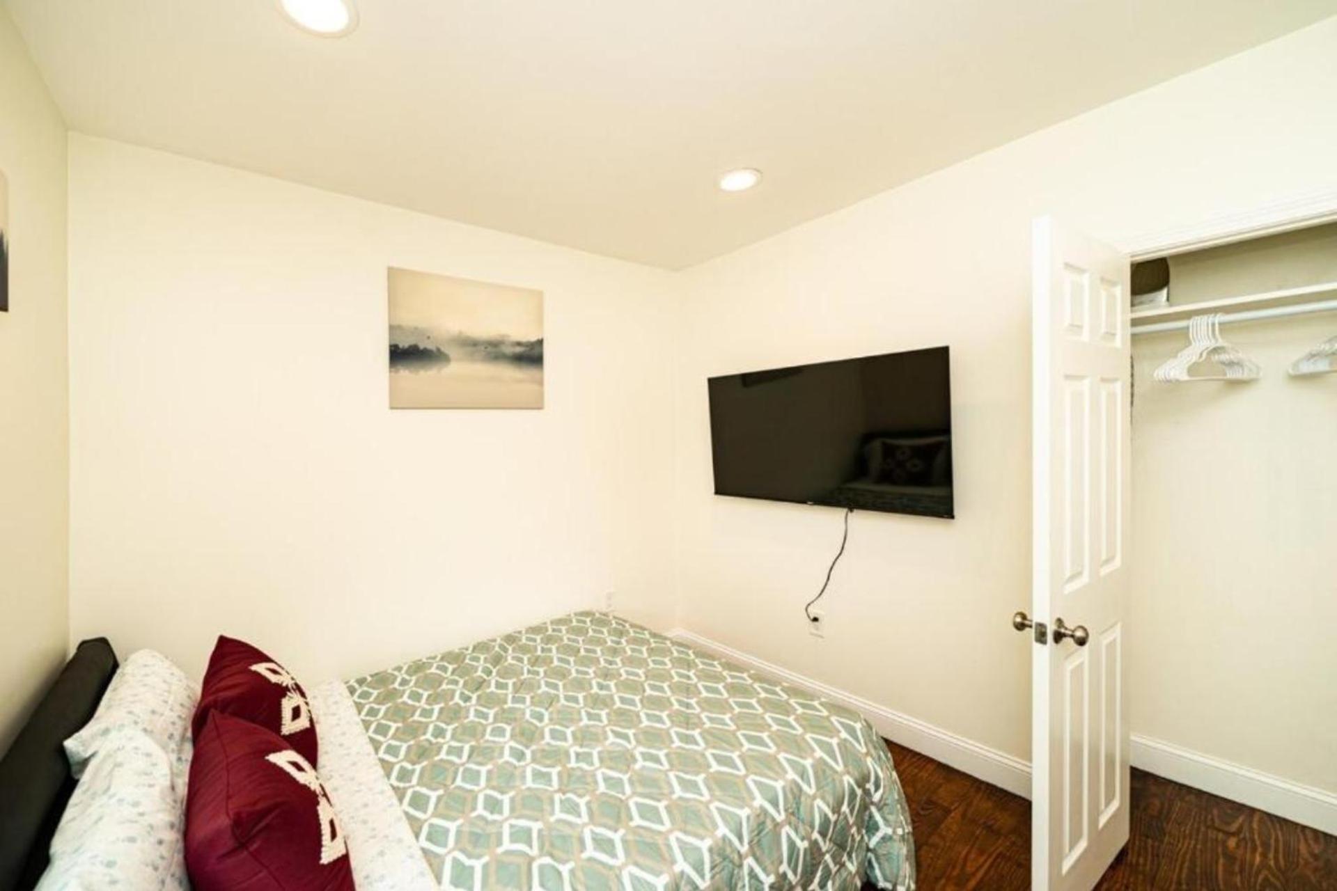 Apartment Comfortable 4br Getaway - Pet-friendly - Near I-93 & Red Line 988 *