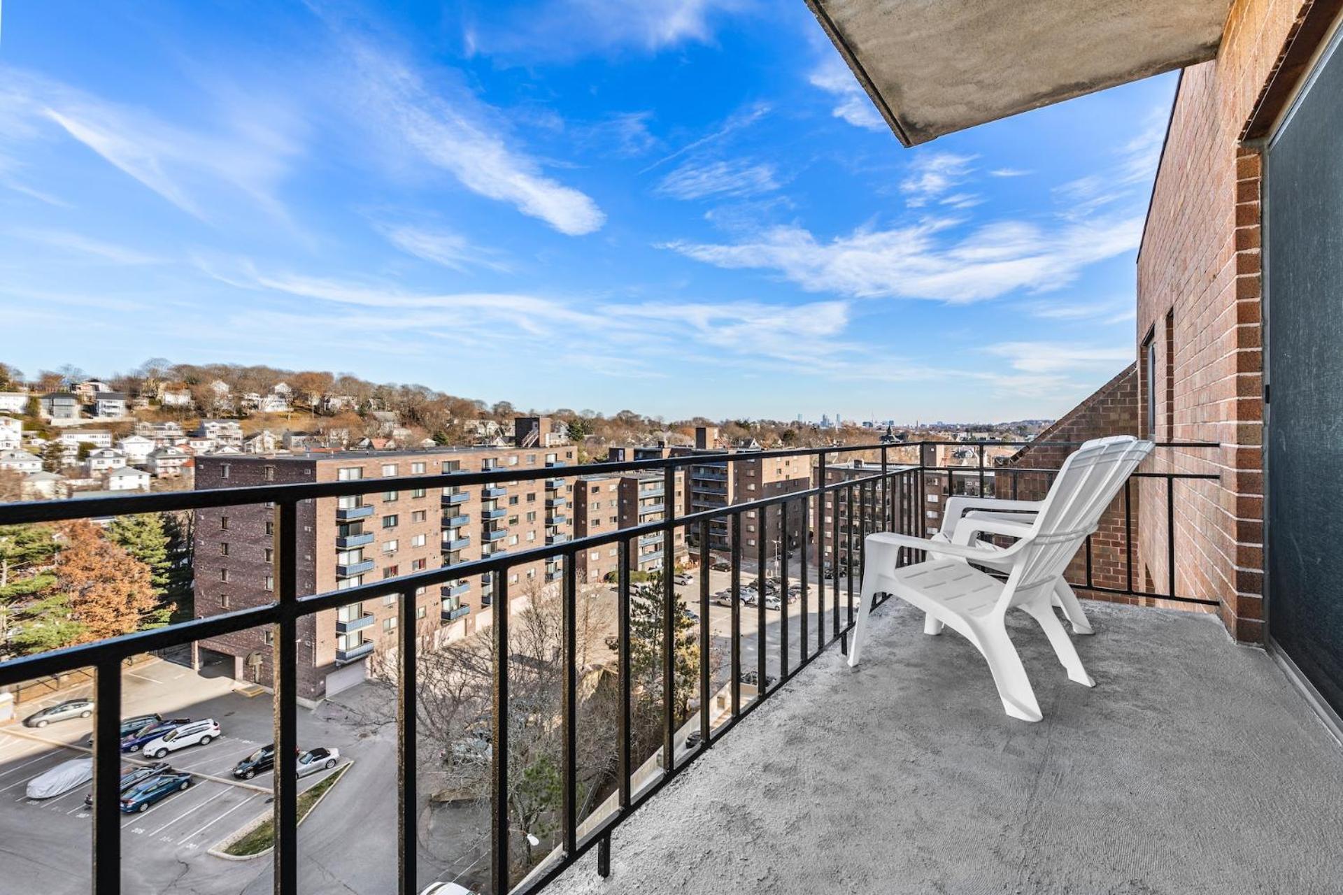 Luxury Massive Penthouse In Watertown Apartment