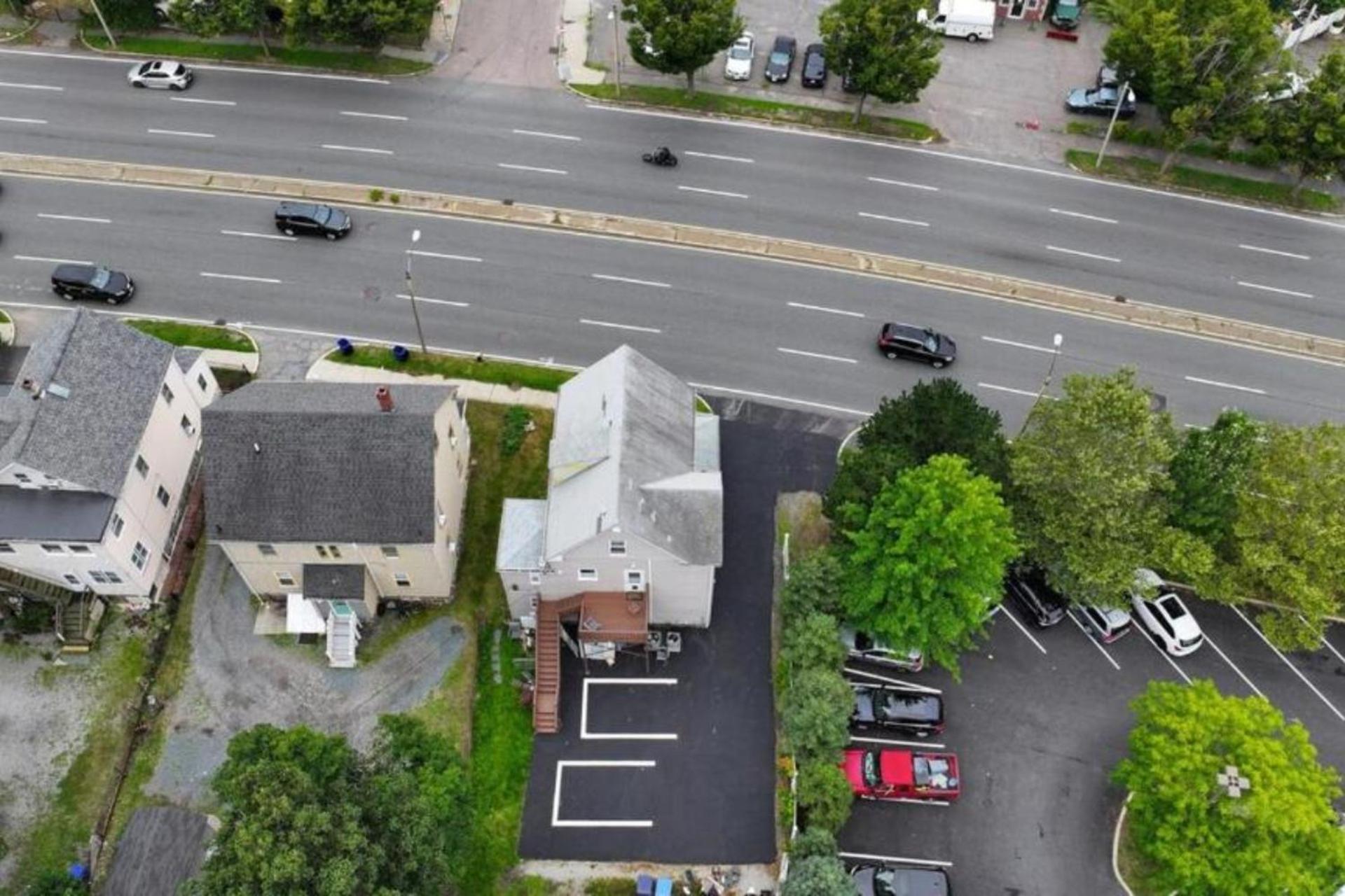 Comfortable 4br Getaway - Pet-friendly - Near I-93 & Red Line 988 *