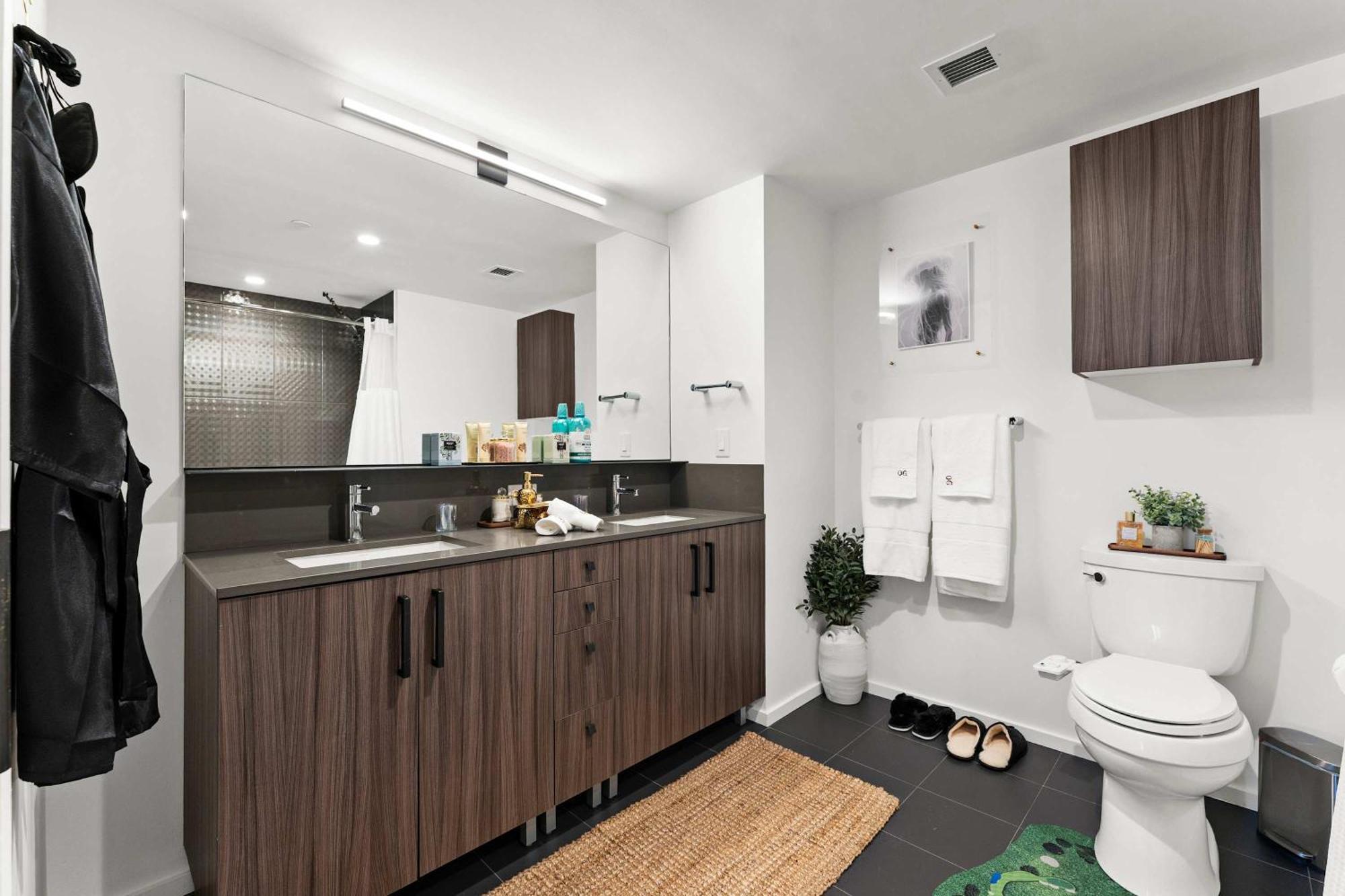 The Dazzling Two-bedroom Two-bath In Boston