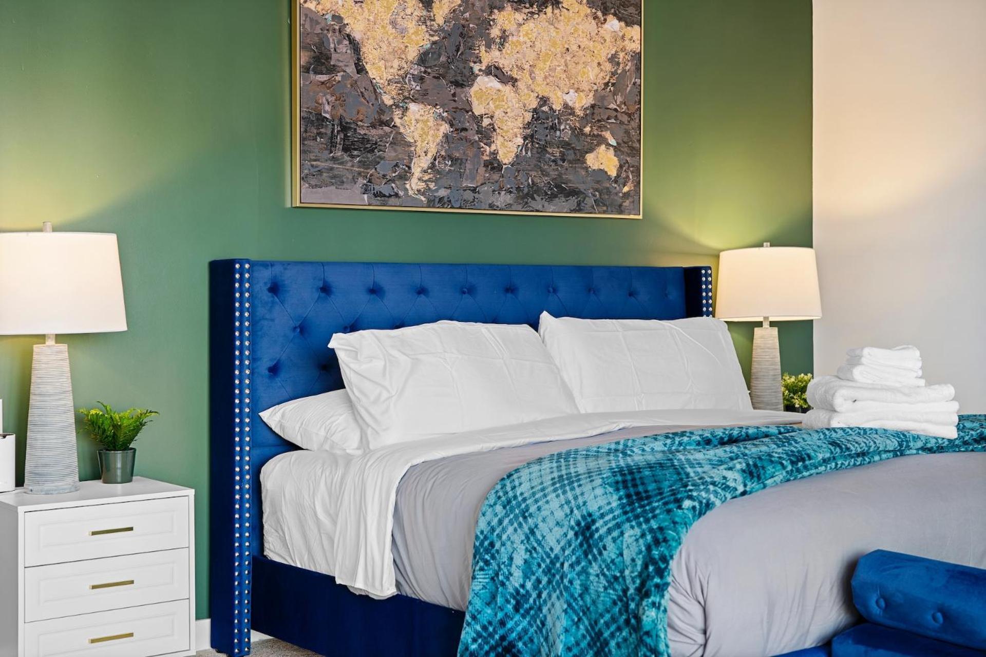 Apartment Luxury Massive Penthouse In Watertown Boston