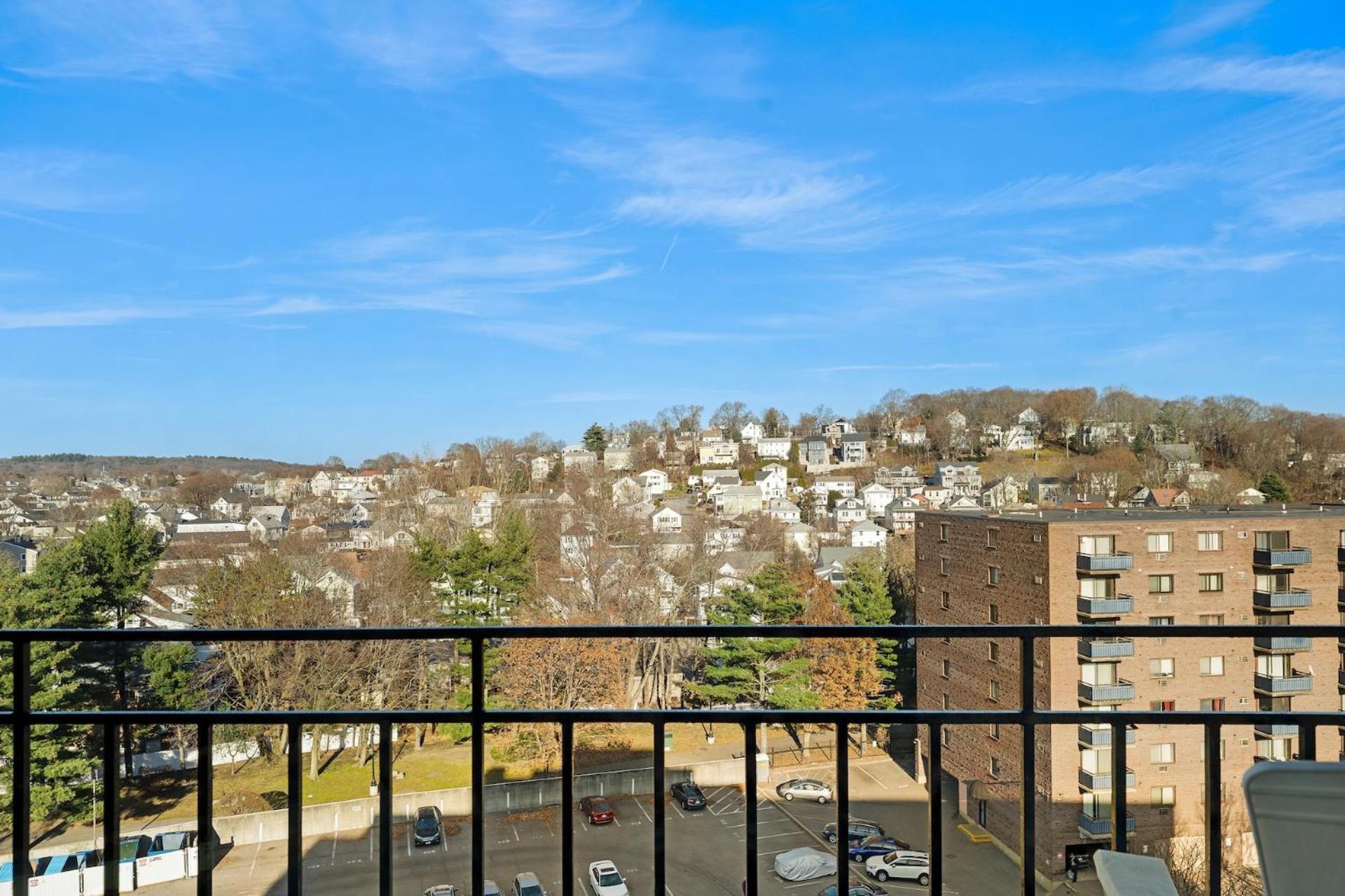 Luxury Massive Penthouse In Watertown * Boston