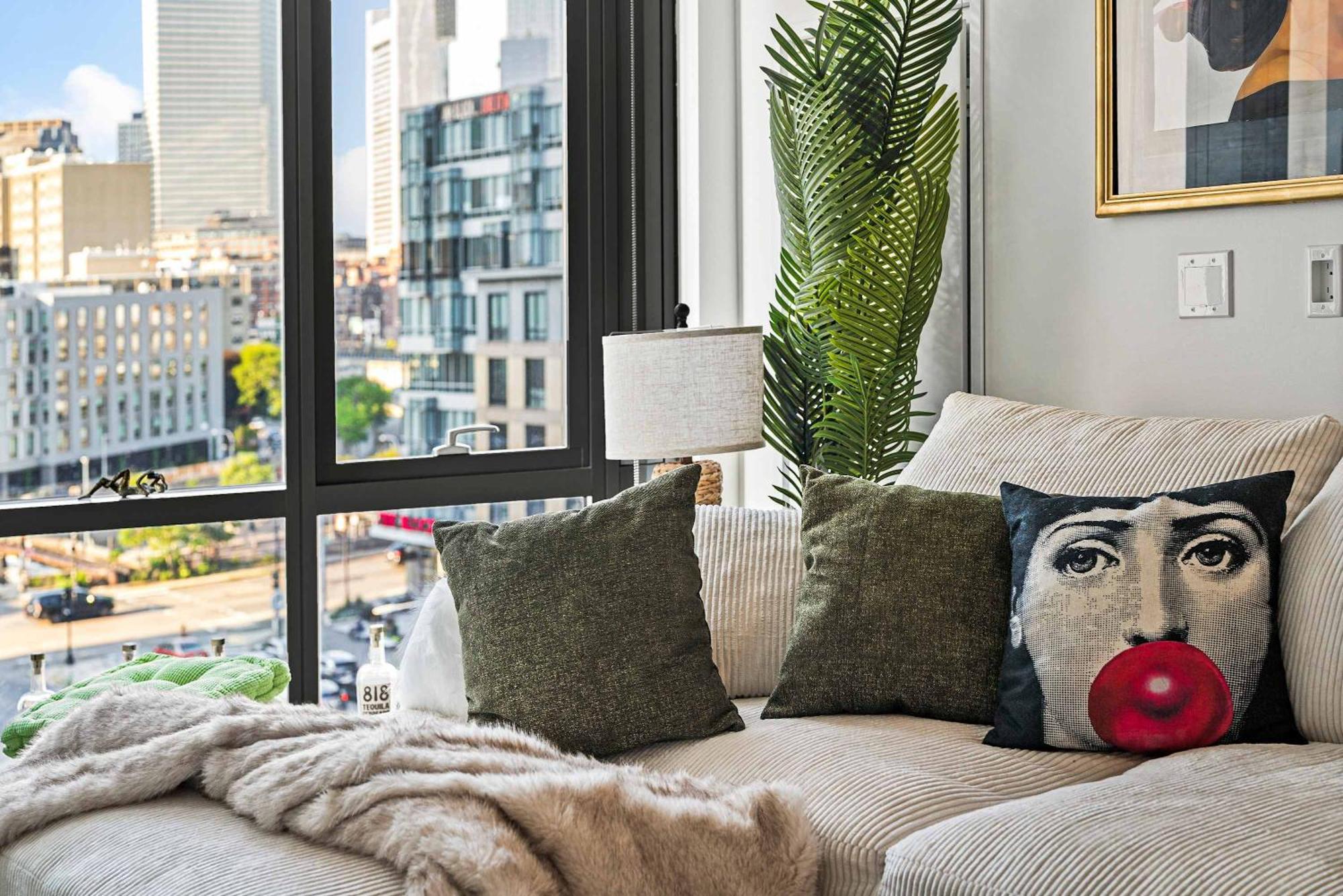 Apartment South End Family With Pool Gym & Downtown Yay