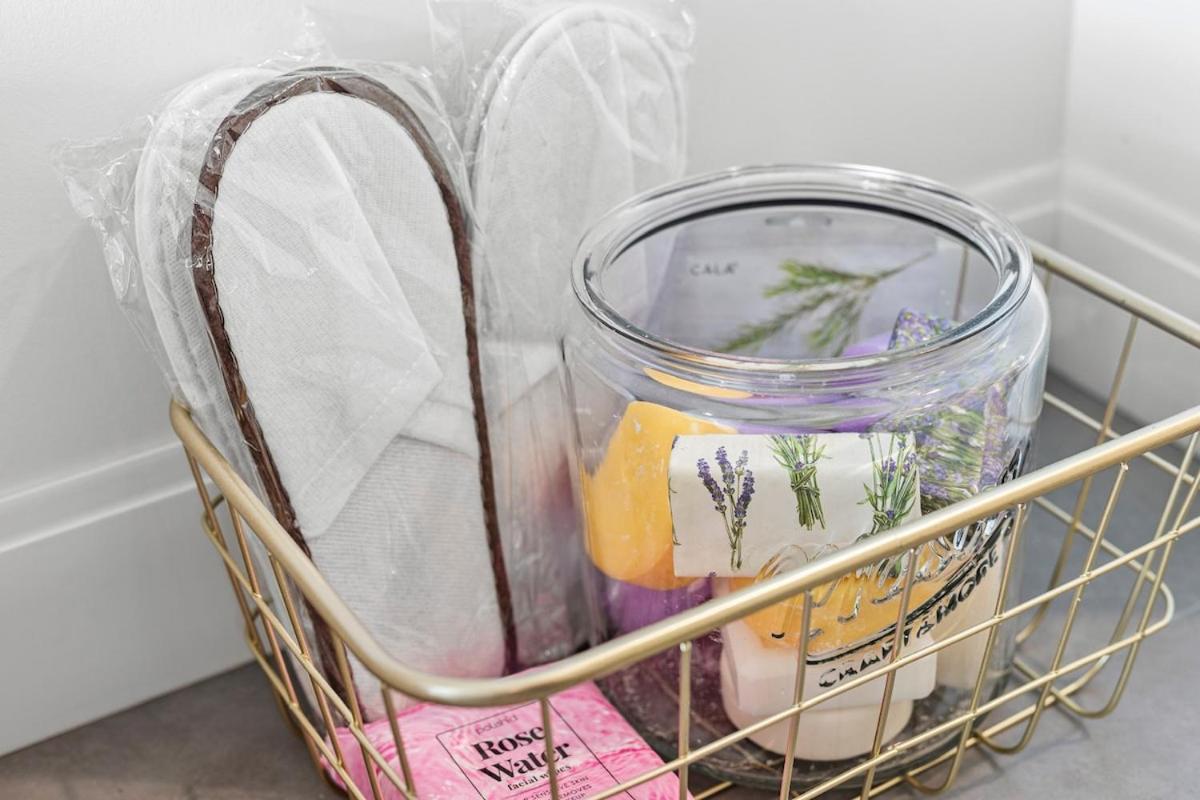 Apartment Elegant With Pool And Fitness Center Boston