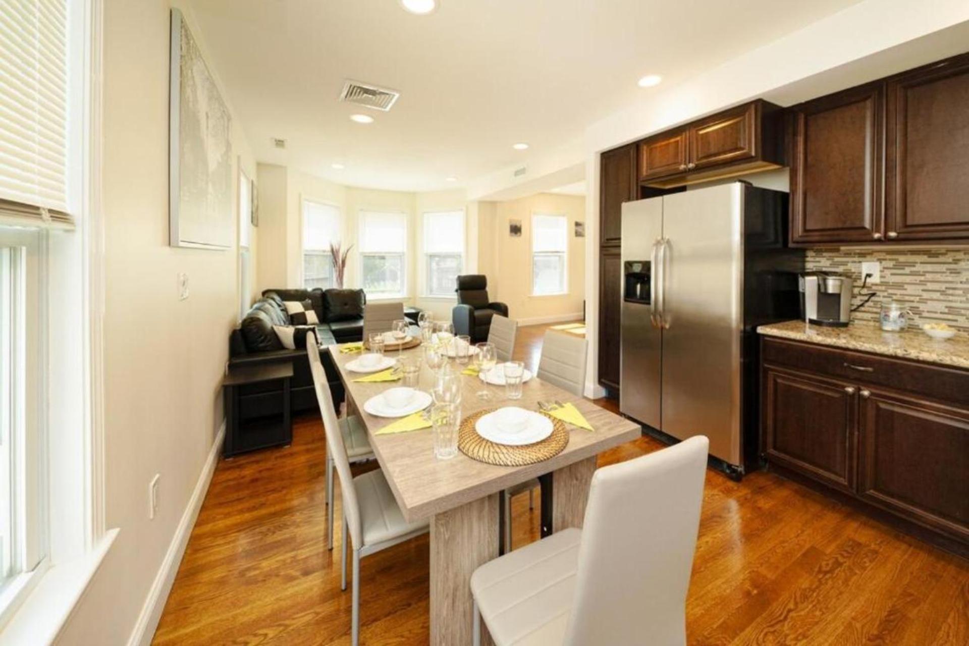 Comfortable 4br Getaway - Pet-friendly - Near I-93 & Red Line 988 * Boston