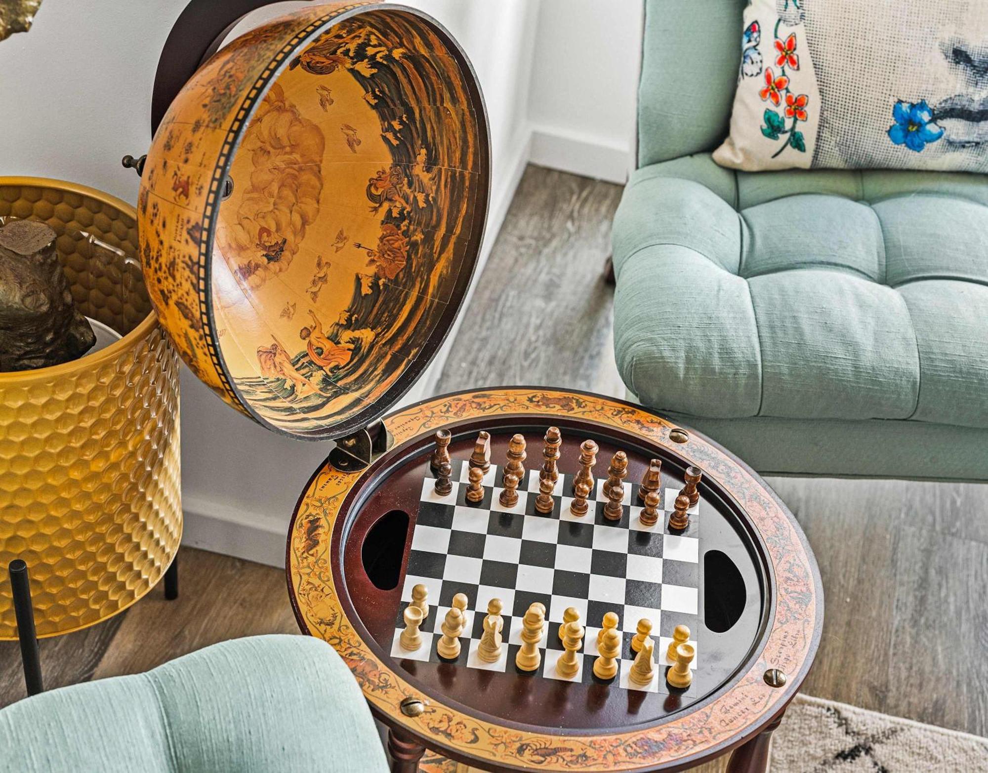 The Dazzling Two-bedroom Two-bath In Boston