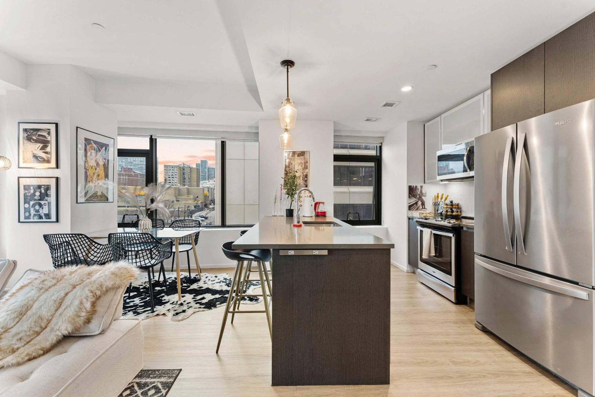 Family Friendly South End Apartment *