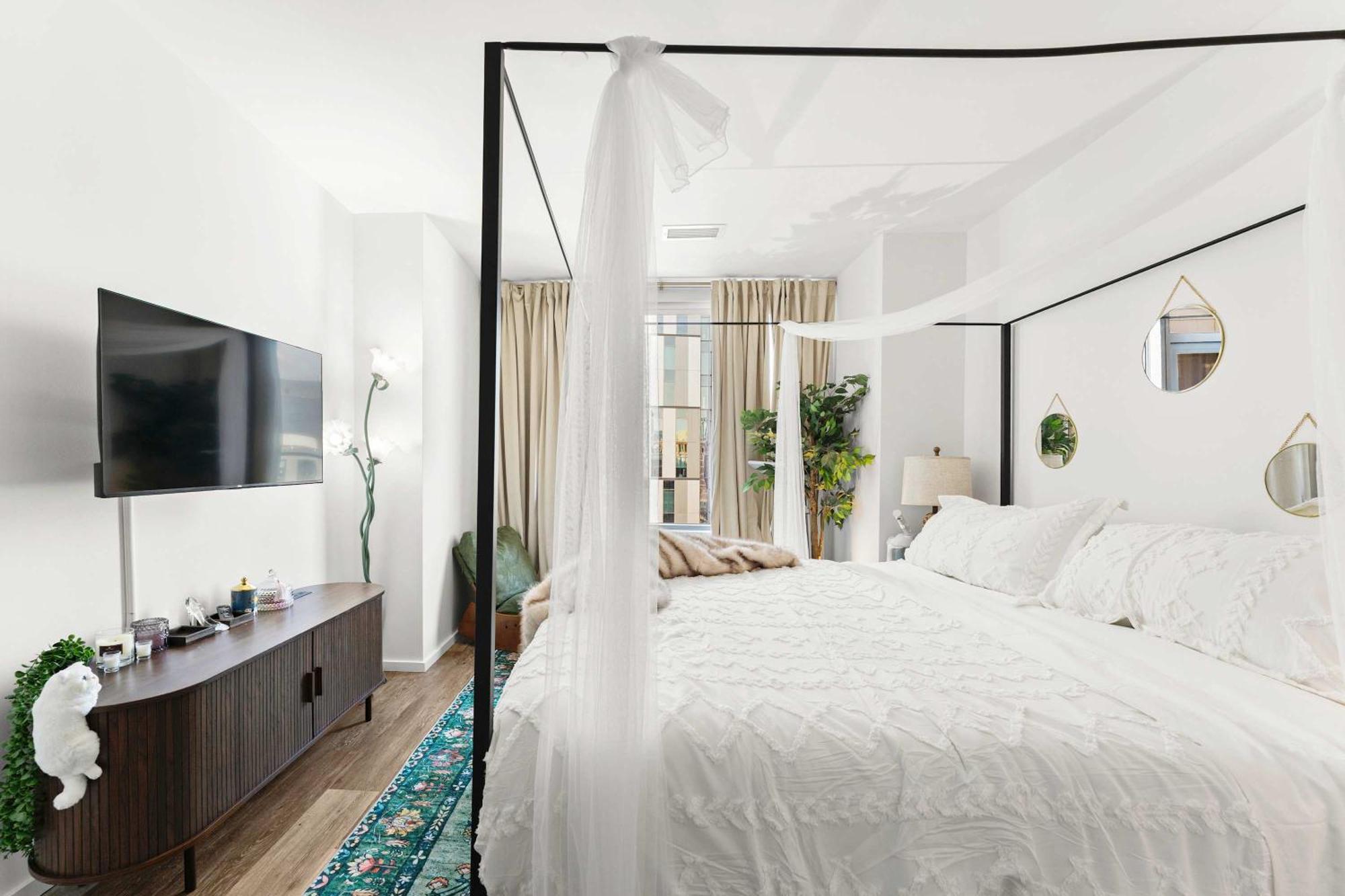 Apartment The Dazzling Two-bedroom Two-bath In