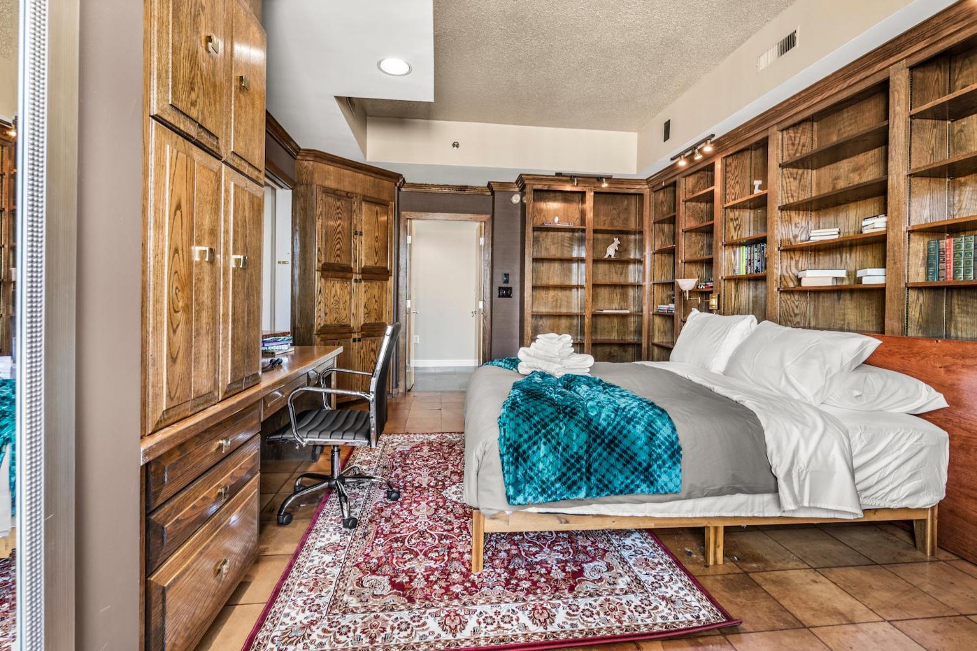 Apartment Luxury Massive Penthouse In Watertown Boston