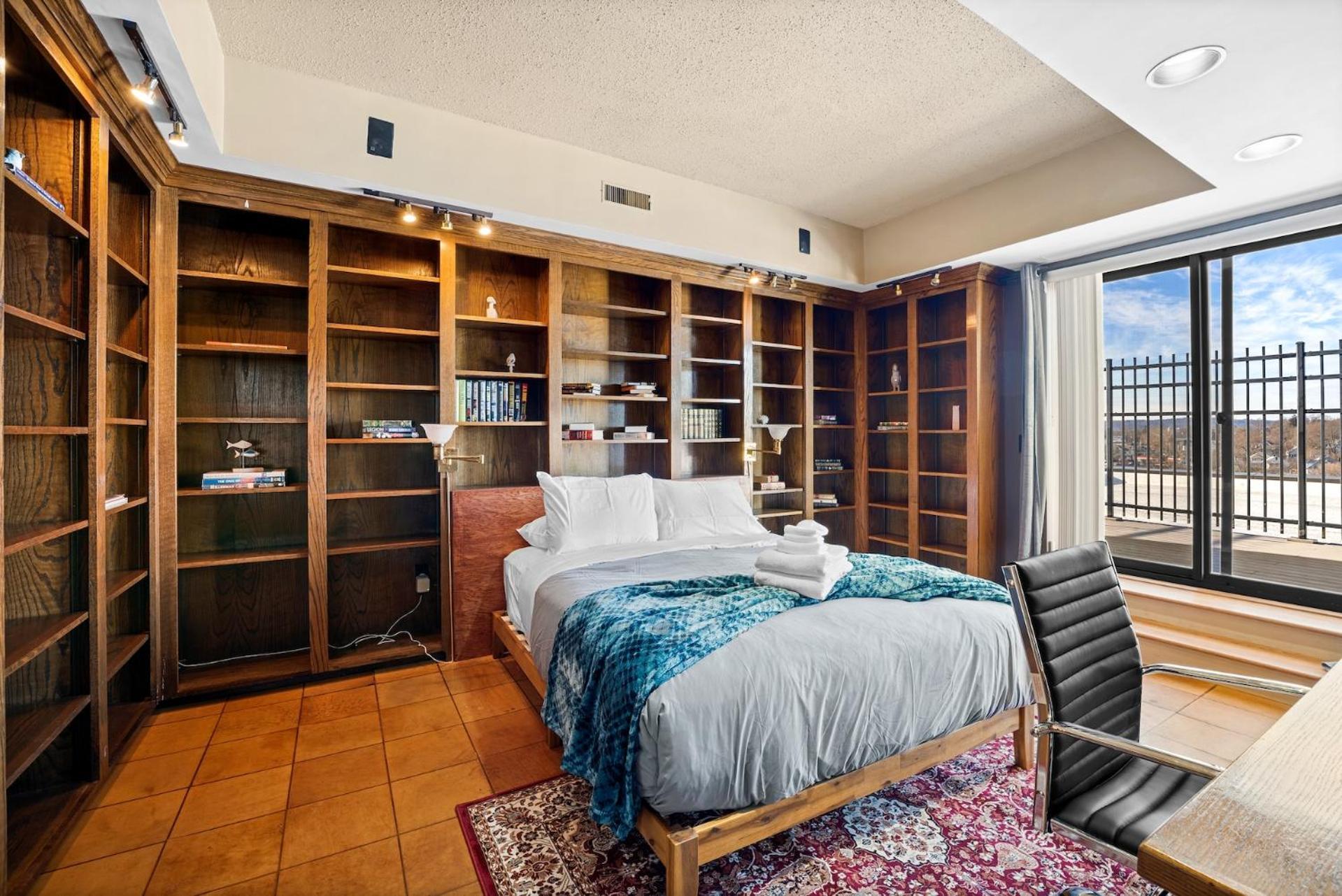 Luxury Massive Penthouse In Watertown