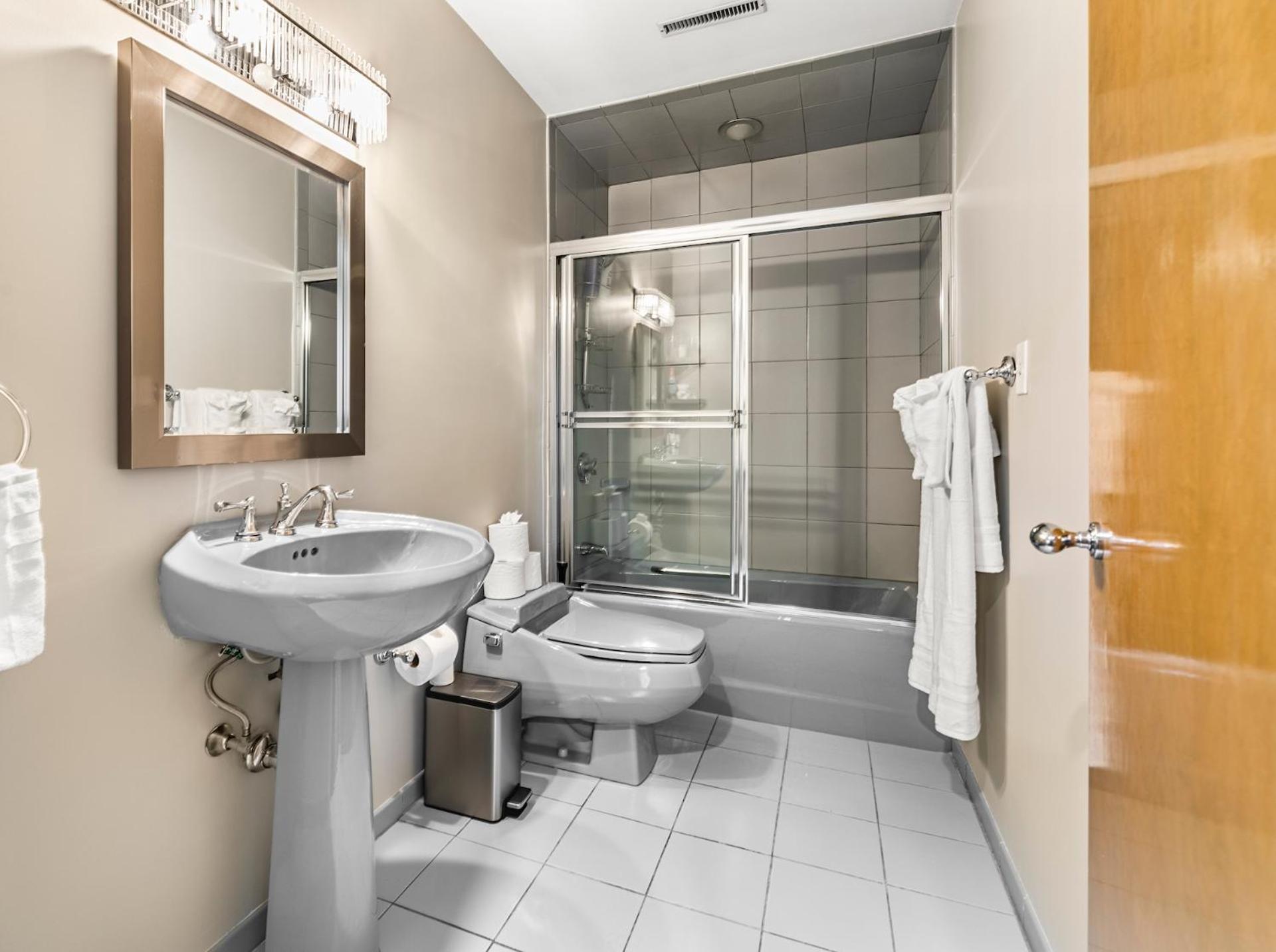 Luxury Massive Penthouse In Watertown Apartment *