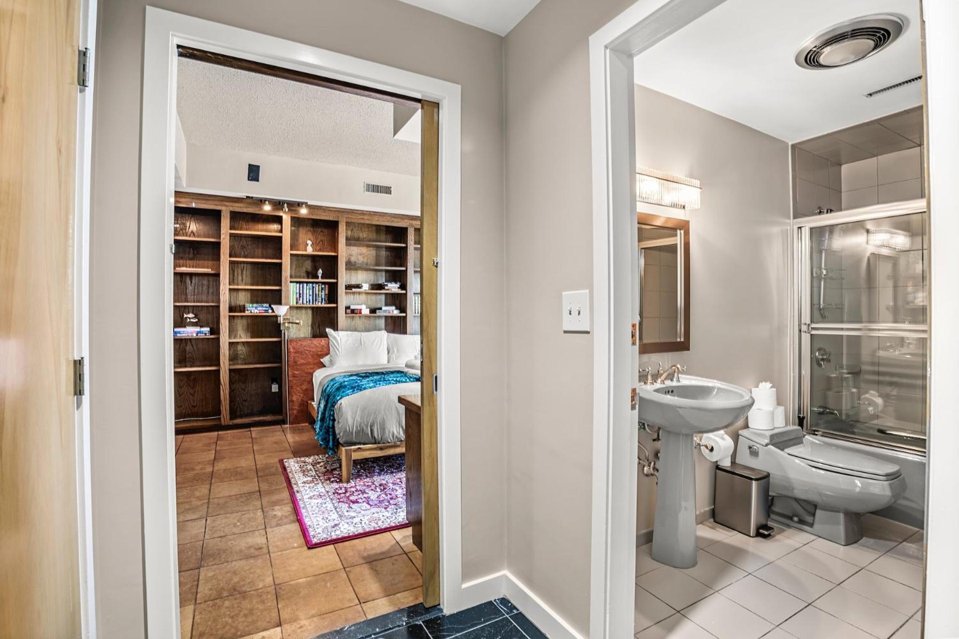 Apartment Luxury Massive Penthouse In Watertown Boston