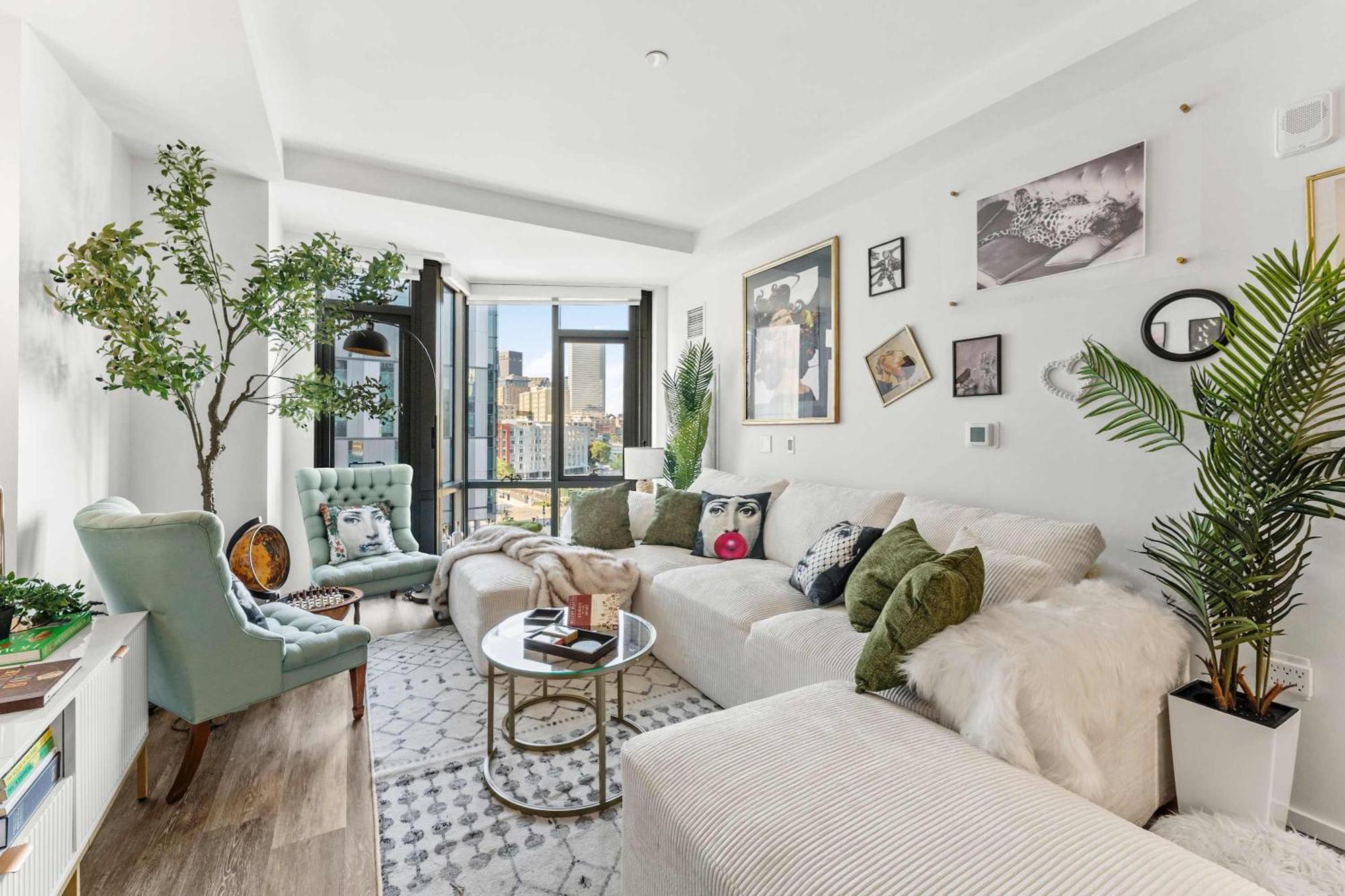 Apartment The Dazzling Two-bedroom Two-bath In