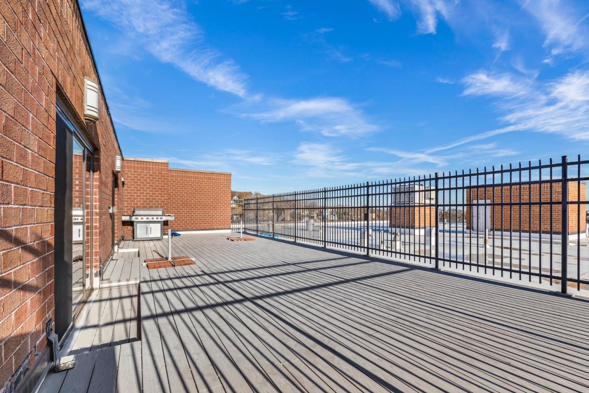 Luxury Massive Penthouse In Watertown