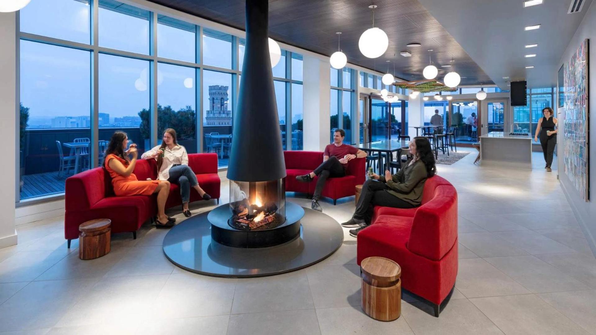 Cozy Family In With A Pool And Gym