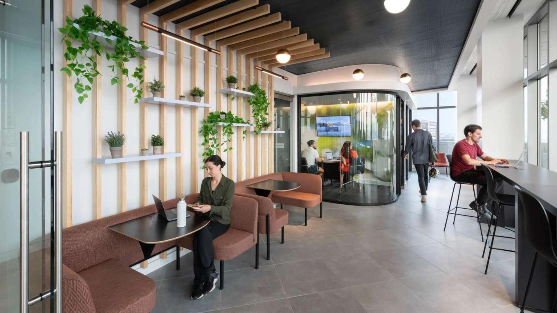 Family In With Pool Gym & Balcony - Perfect Boston