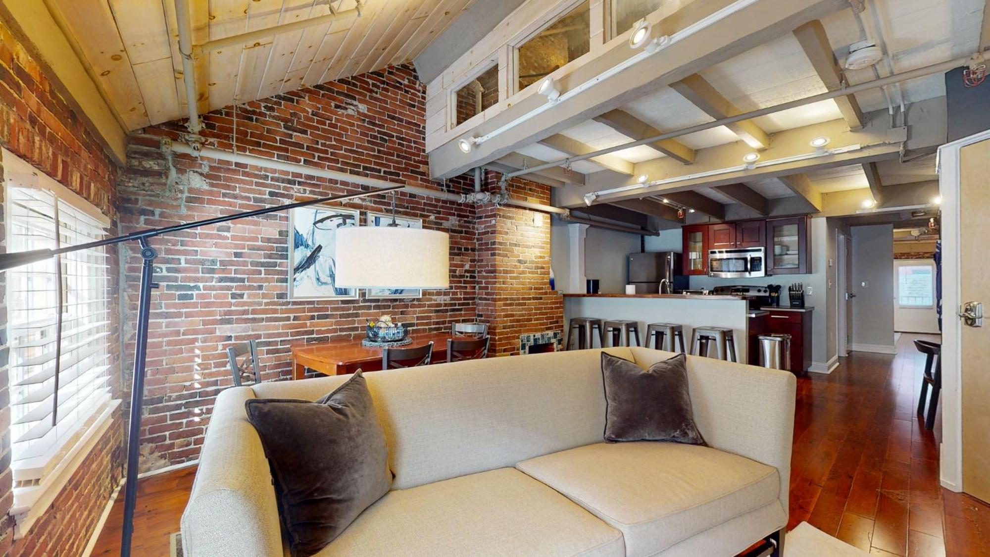 Elegant 2br 009mi Faneuil Hallquincy Market Apartment