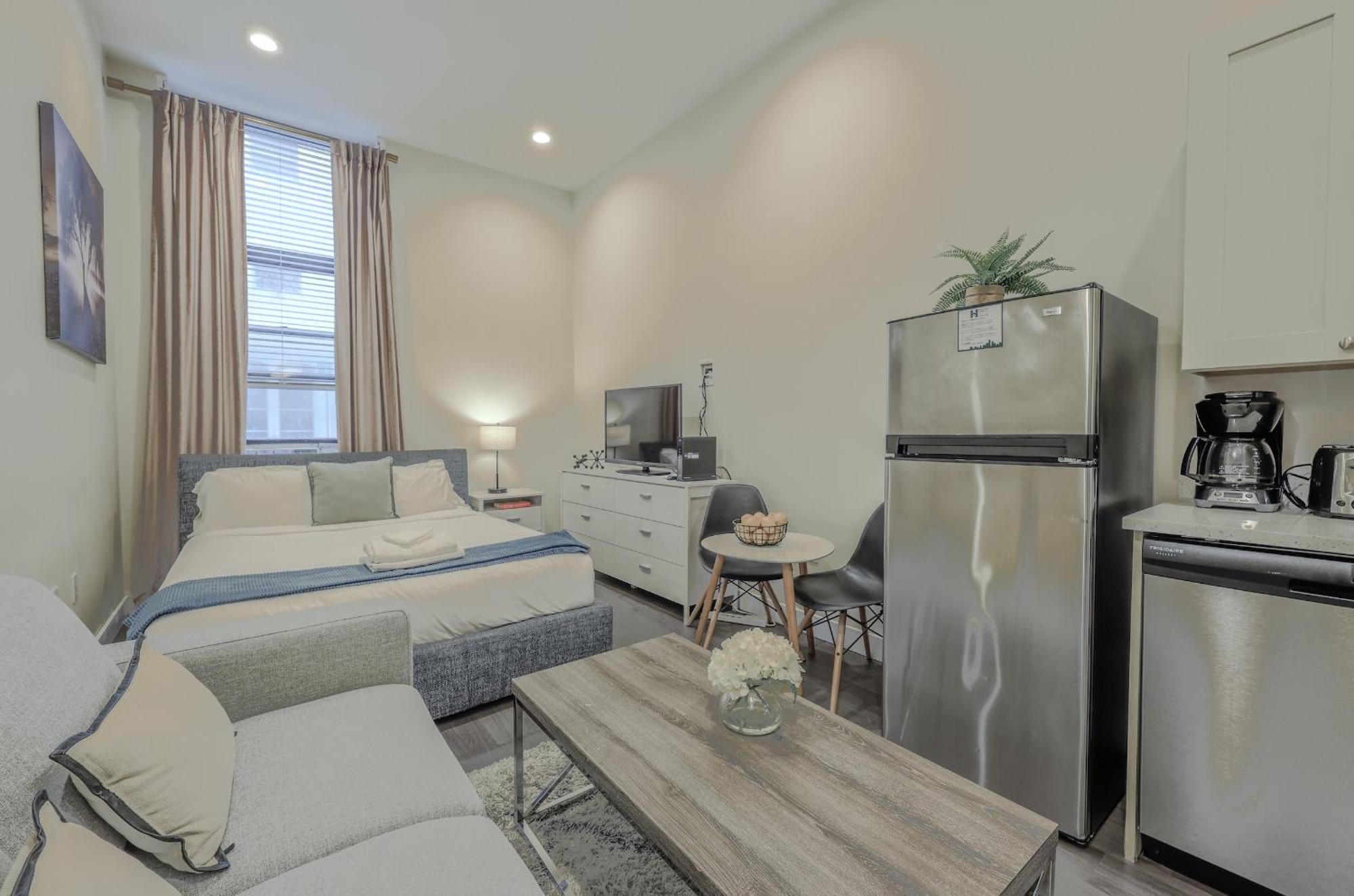 Keyless Entry Laundry In Bldg Pet Friendly Boston