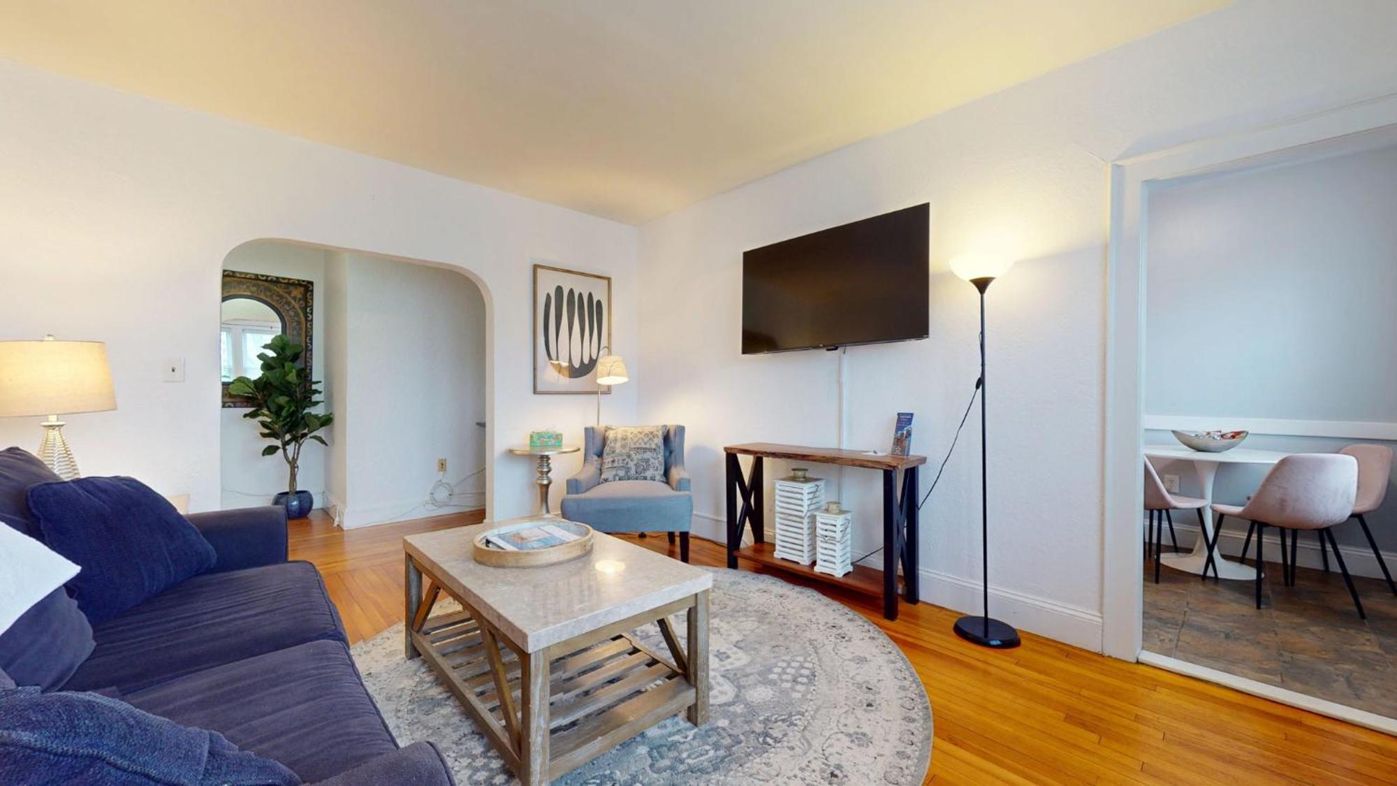 Steps To Public Transport, Coll, Roof Deck Apartment *