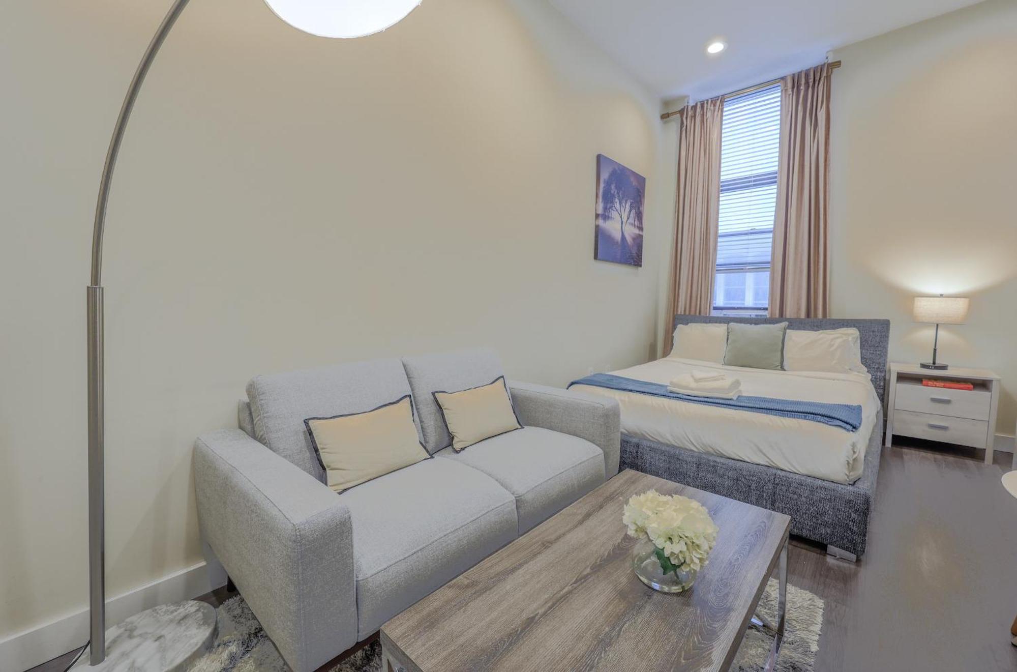 Keyless Entry Laundry In Bldg Pet Friendly Apartment