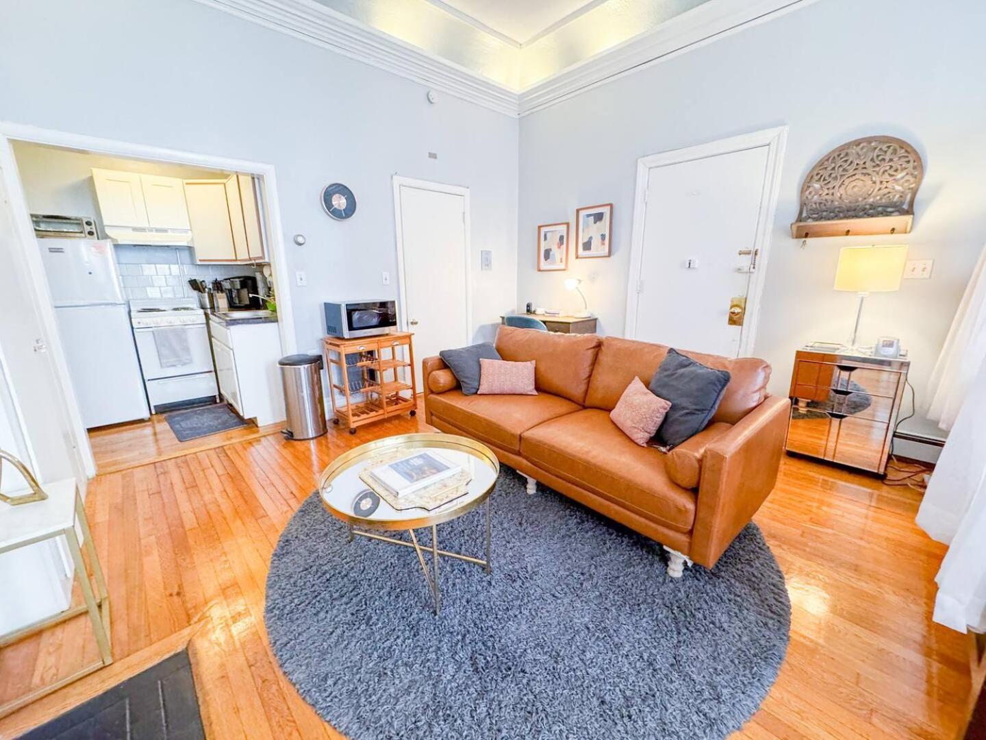 Oversized Furnished Brownstone In Back Bay Boston