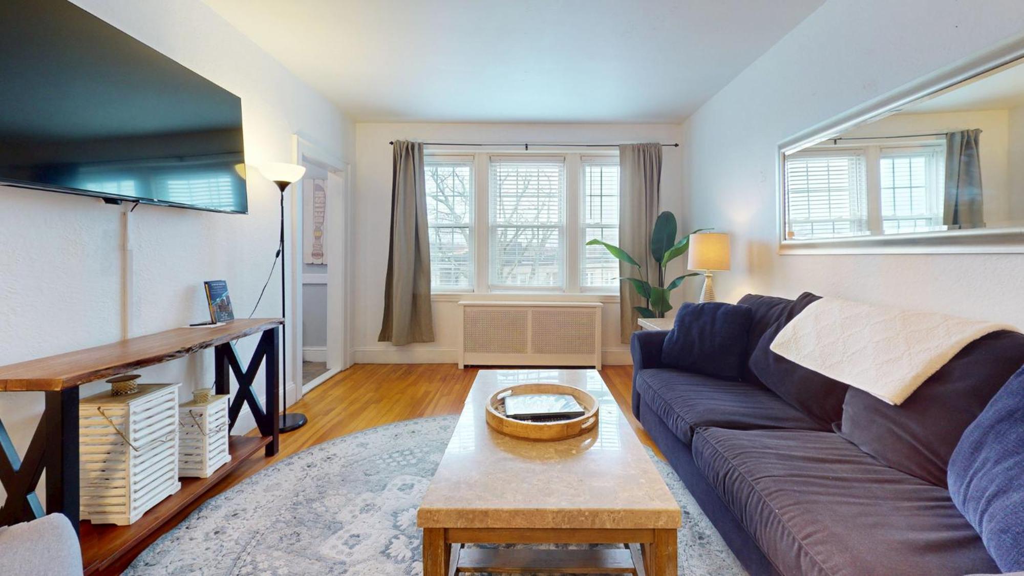 Steps To Public Transport, Coll, Roof Deck Apartment