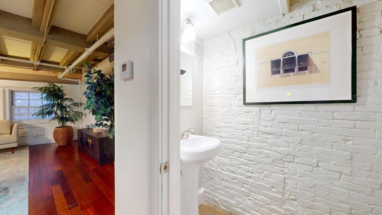 Tri-level, Skylighted, Faneuil Hallquincy Market * Boston