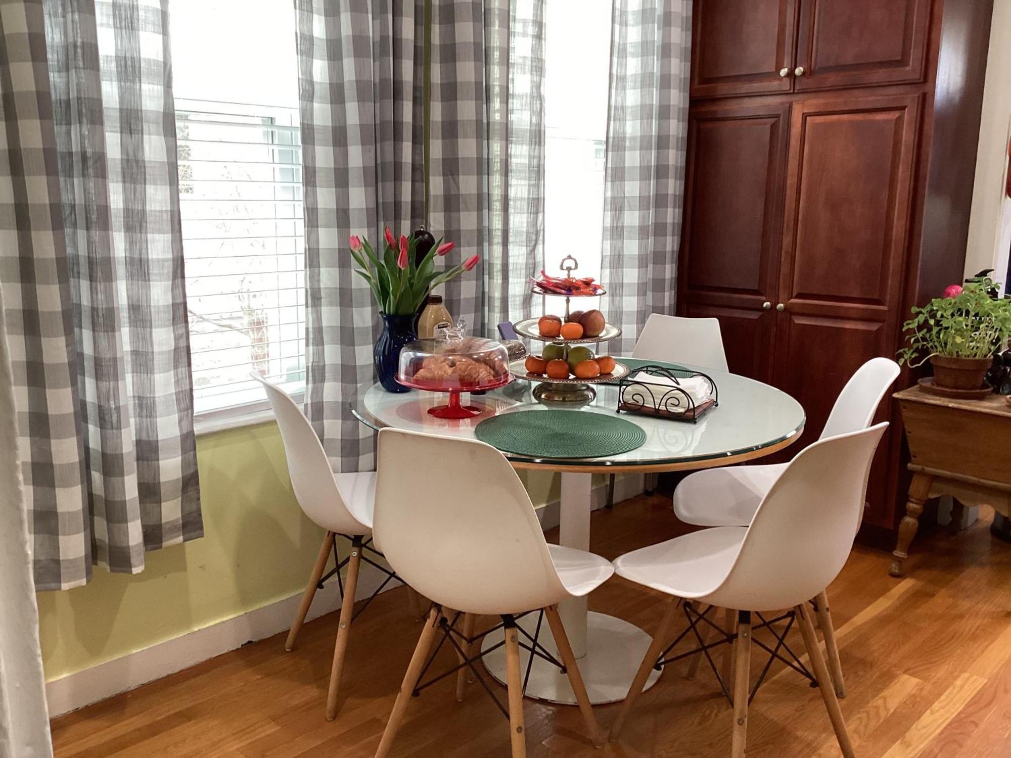 Homestay Private Bedroom Near Train&buses *