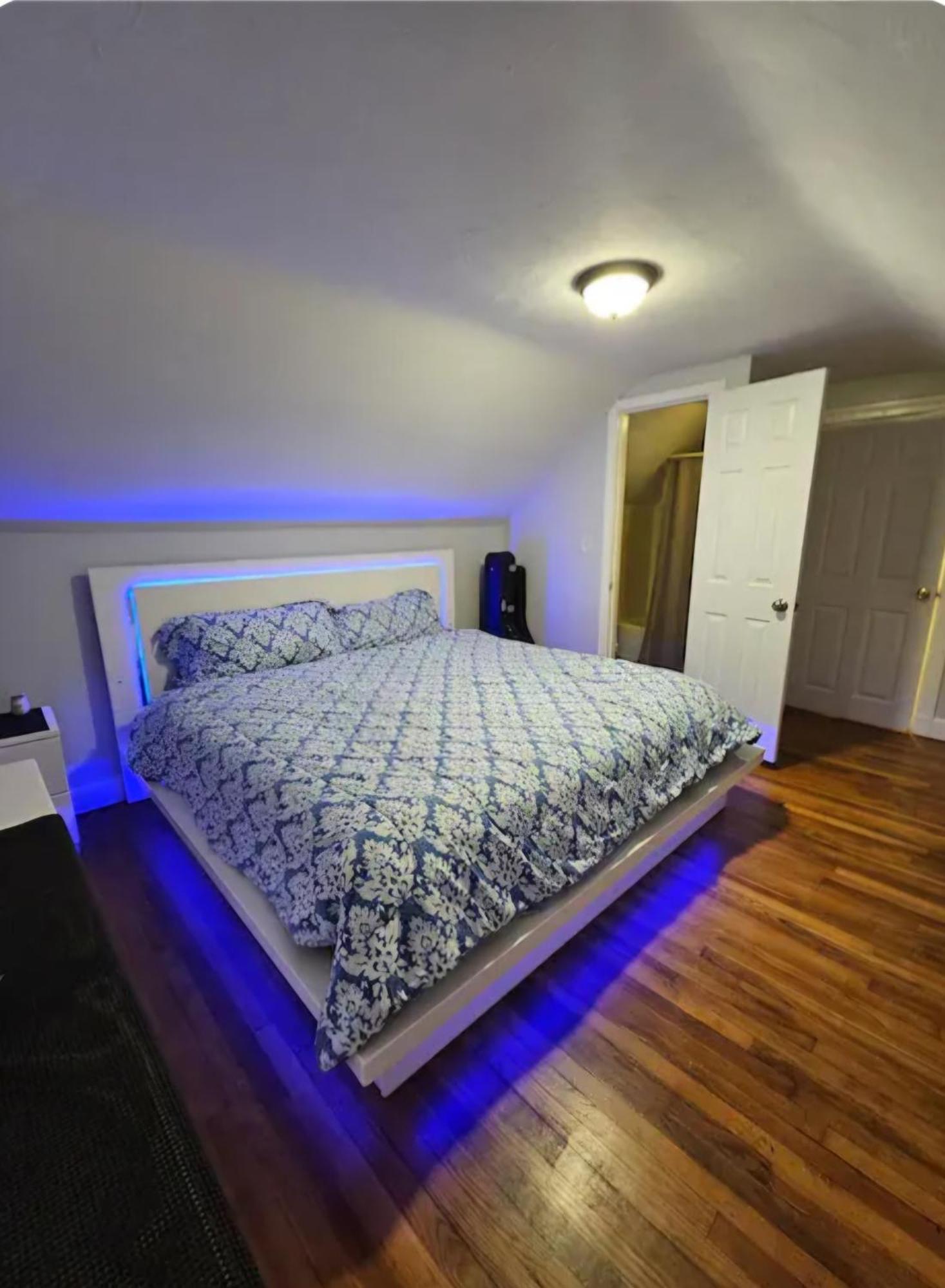 Homestay Available In A Hyde Park, Neighborhood *