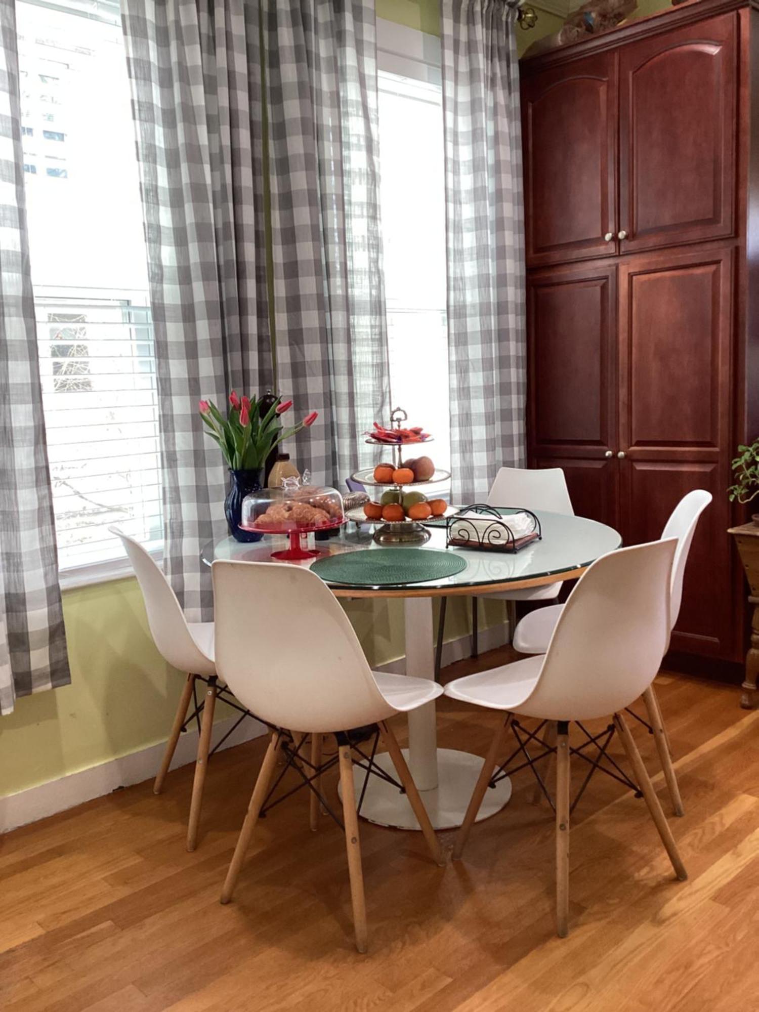 Private Bedroom Near Train&buses Boston