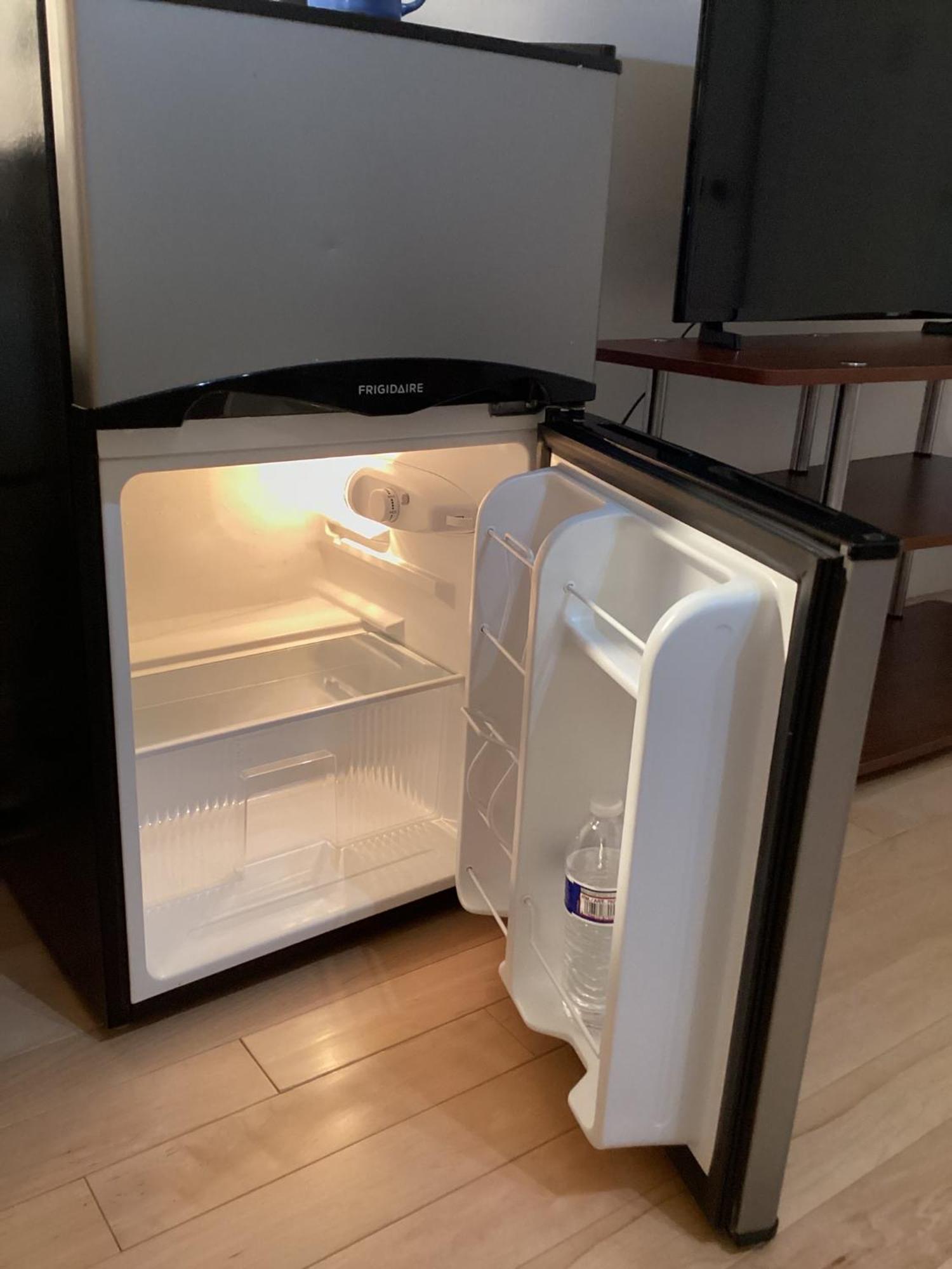 Homestay Large Bedroom With Private Bathroom Step To Train &buses In