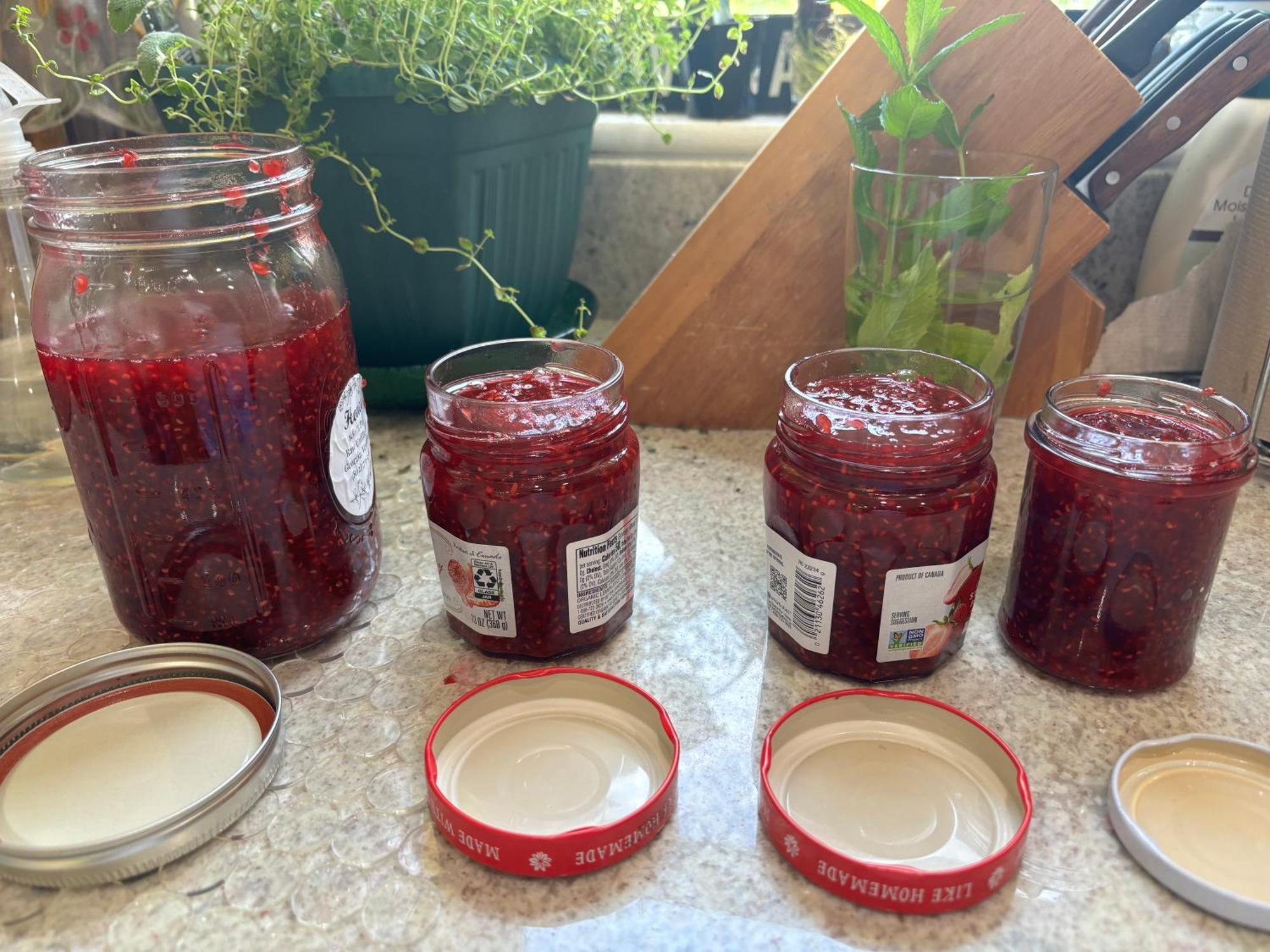 Private Bedroom Near Train&buses Homestay Boston