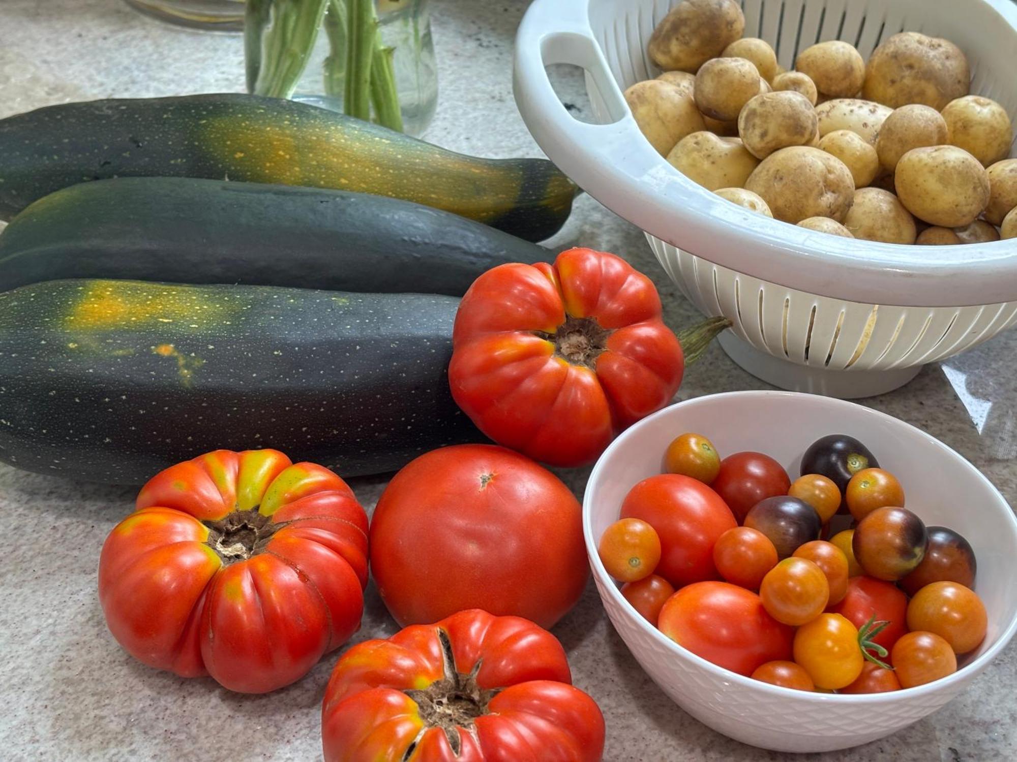 Homestay Large Bedroom With Private Bathroom Step To Train &buses In *