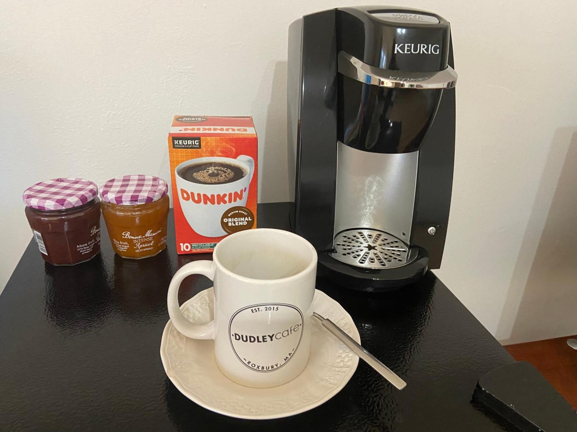 Large Bedroom With Private Bathroom Step To Train &buses In Homestay *