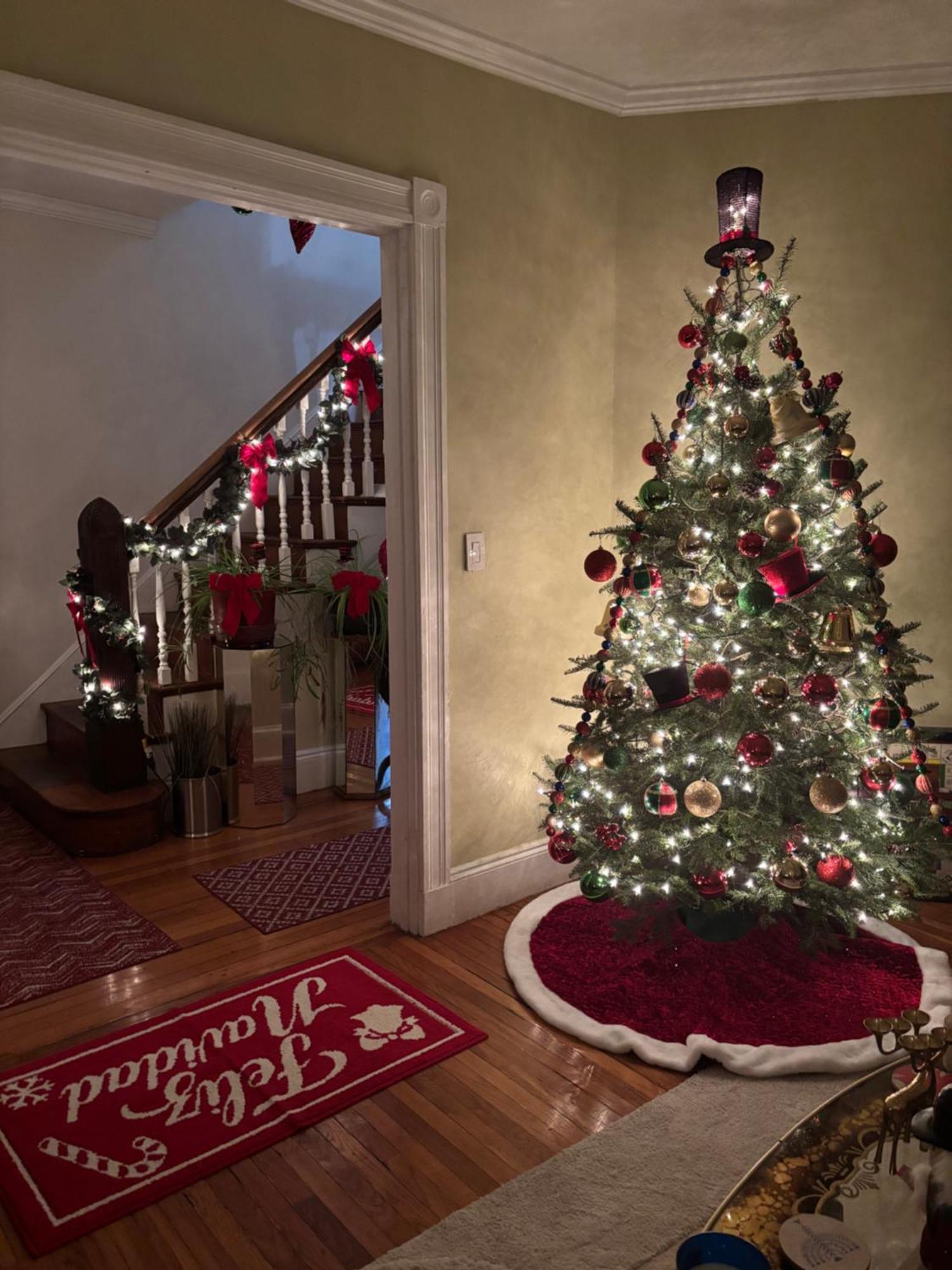 Homestay Large Bedroom With Private Bathroom Step To Train &buses In *