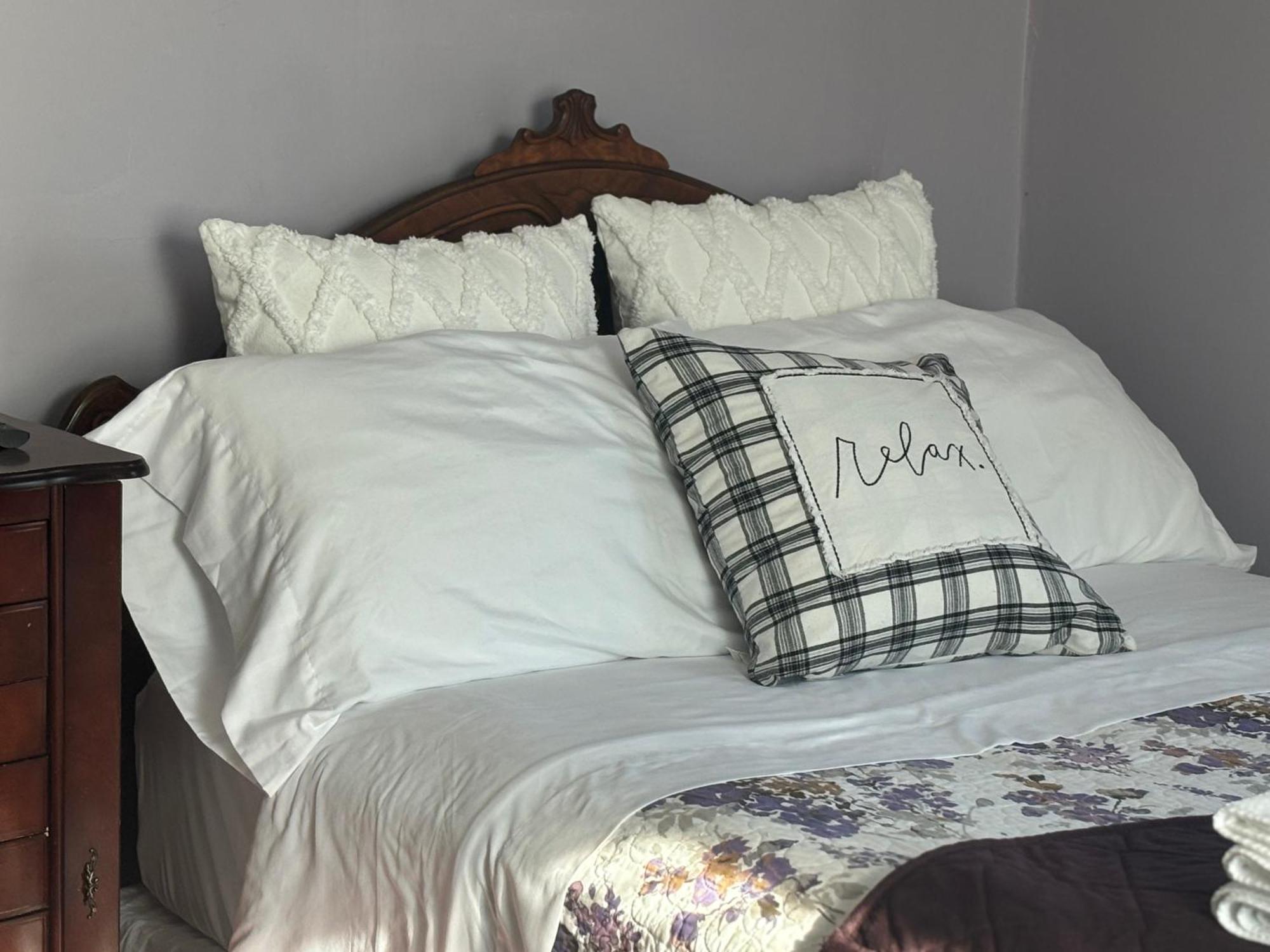 Private Bedroom Near Train&buses Boston