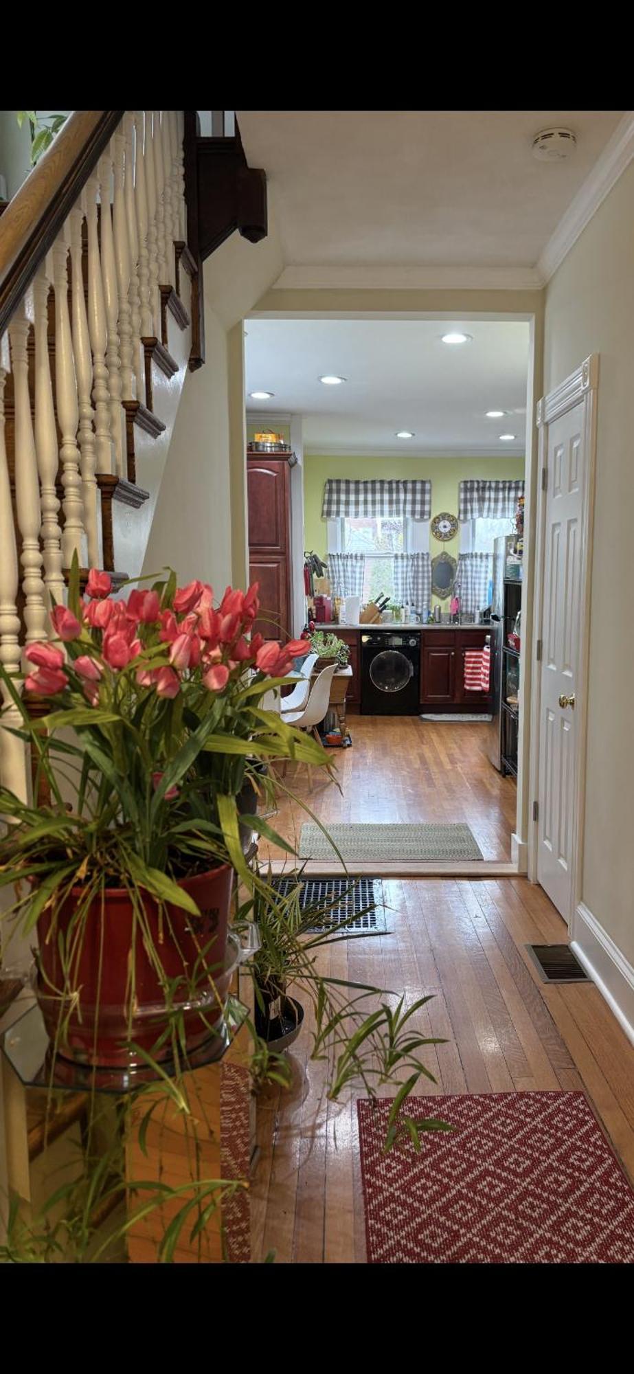 Private Bedroom Near Train&buses