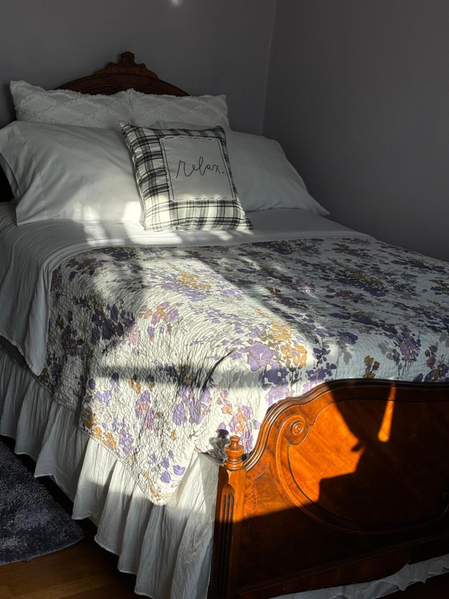 Private Bedroom Near Train&buses