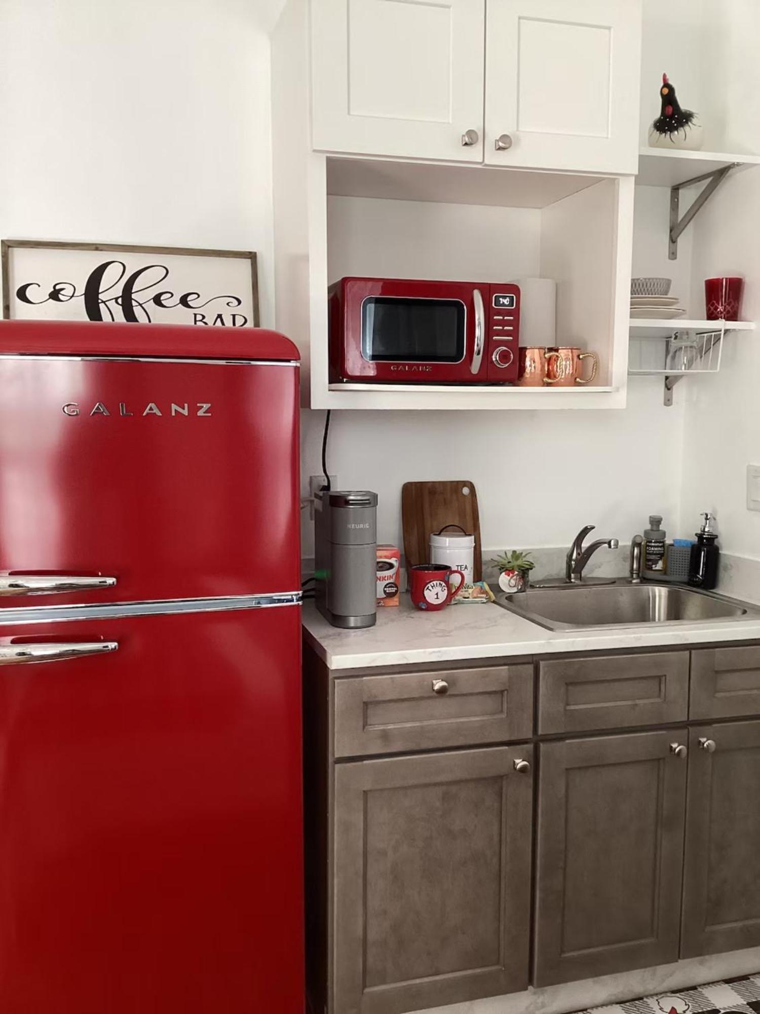 With Parking, Next To Train Or Buses, Good Neighborhood * Boston